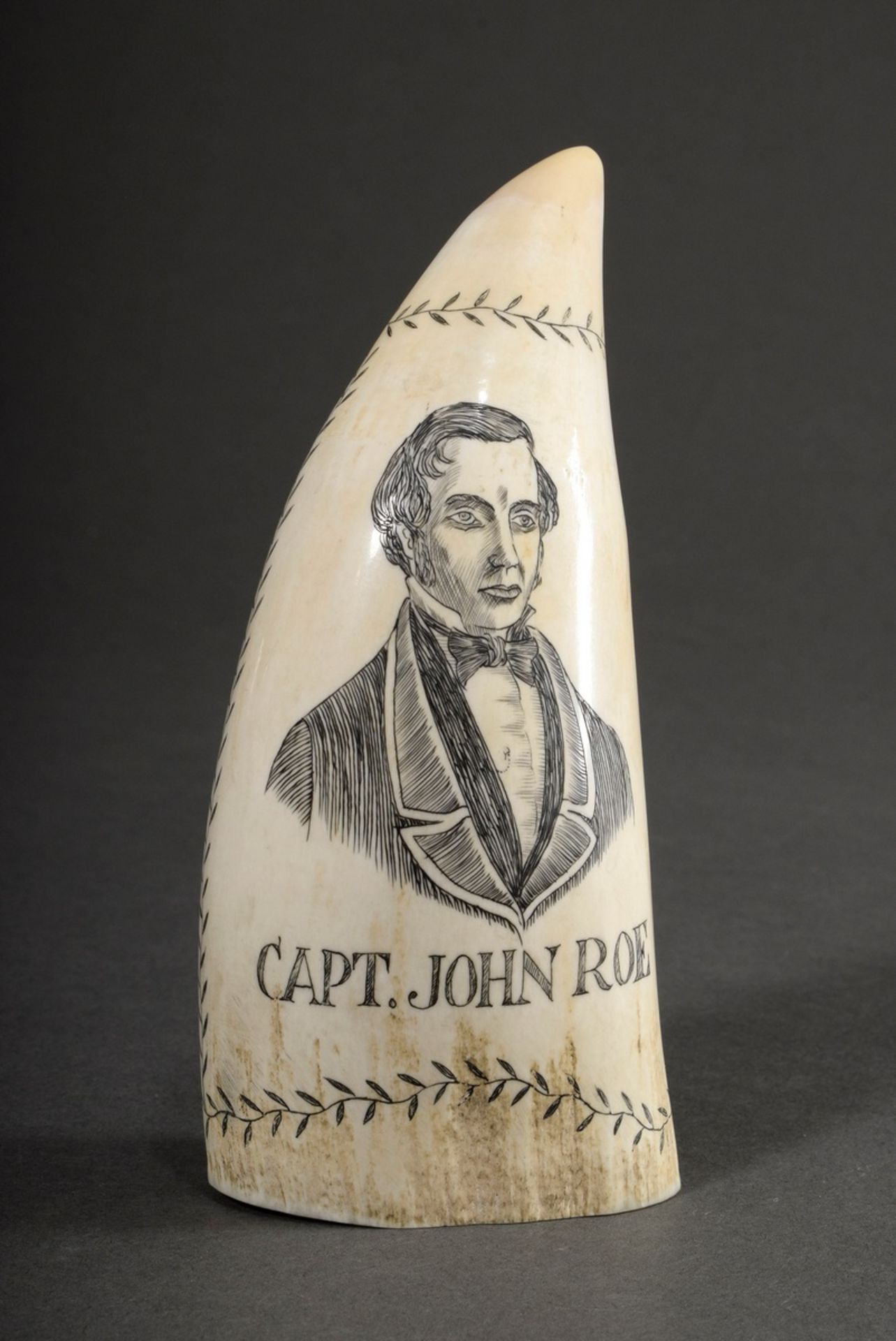 Scrimshaw "The Mary - Capt. John Roe", America, east coast, probably 19th c., 311g, h. 13.5cm, some