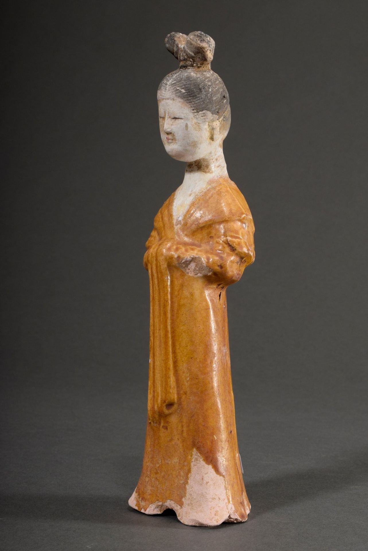 Chinese funeral figurine "court lady with high plug-in hairstyle" in Tang style, terracotta with st - Image 2 of 2