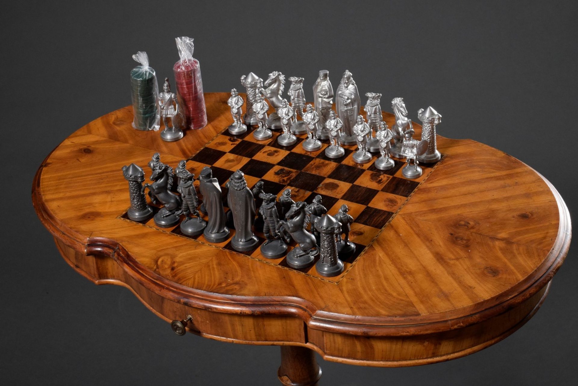 Late Biedermeier chess/mill playing table on central column and triple volute base, walnut veneer,  - Image 6 of 9