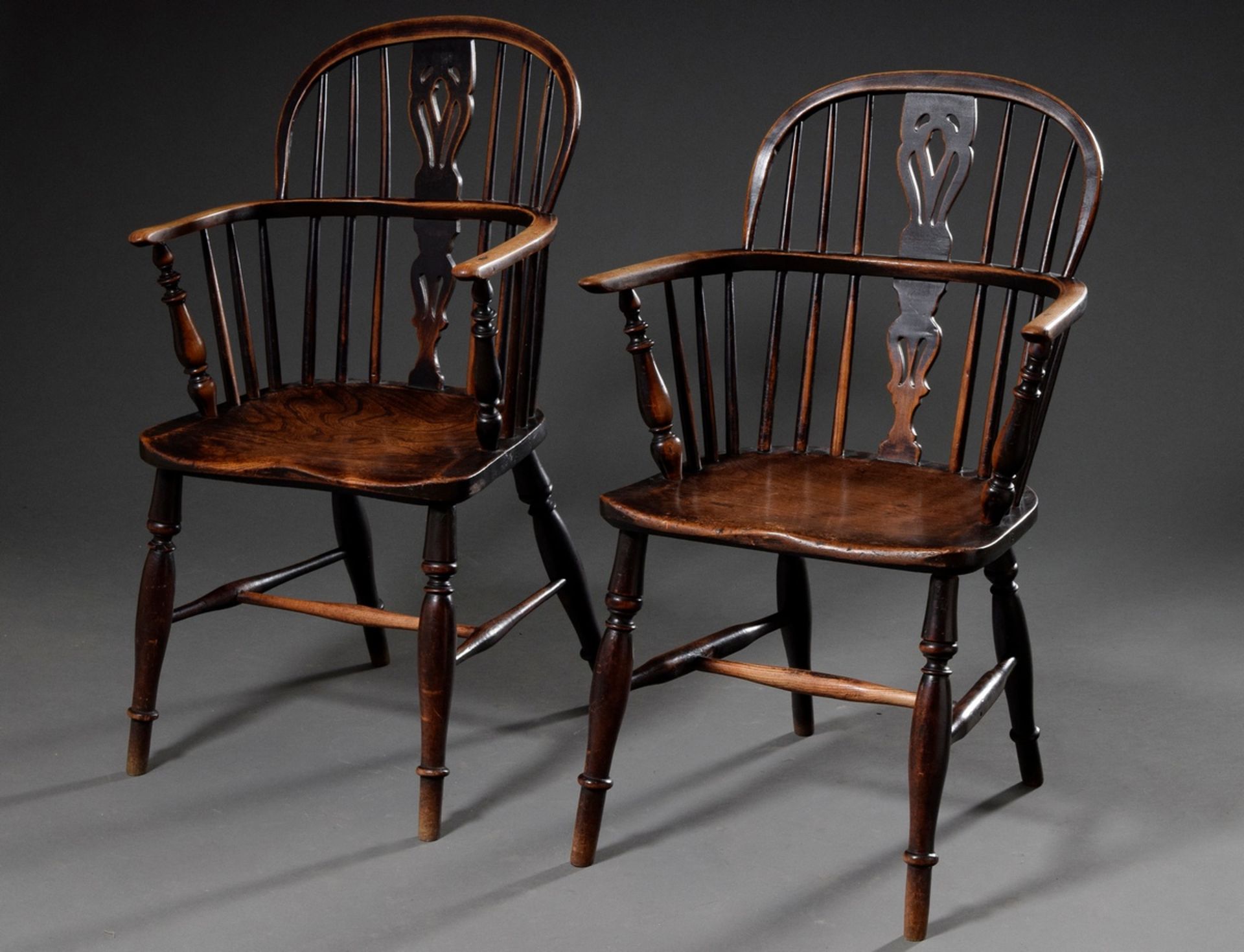 Pair of Windsor Chairs, elm stained, h. 45/89 u. 92, signs of age and use