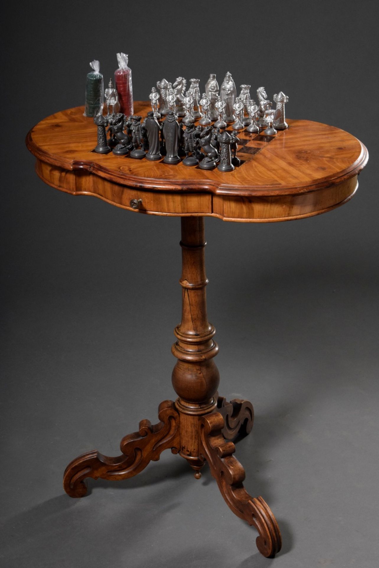 Late Biedermeier chess/mill playing table on central column and triple volute base, walnut veneer,  - Image 4 of 9