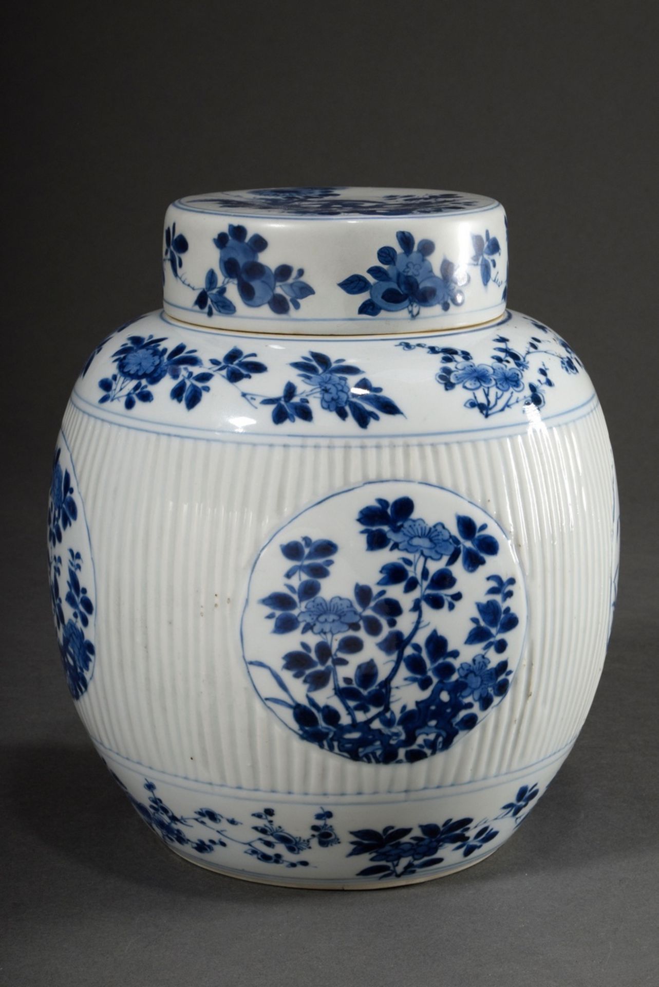 Chinese porcelain ginger pot with grooved body and floral blue painting reserves on the wall, botto - Image 2 of 5