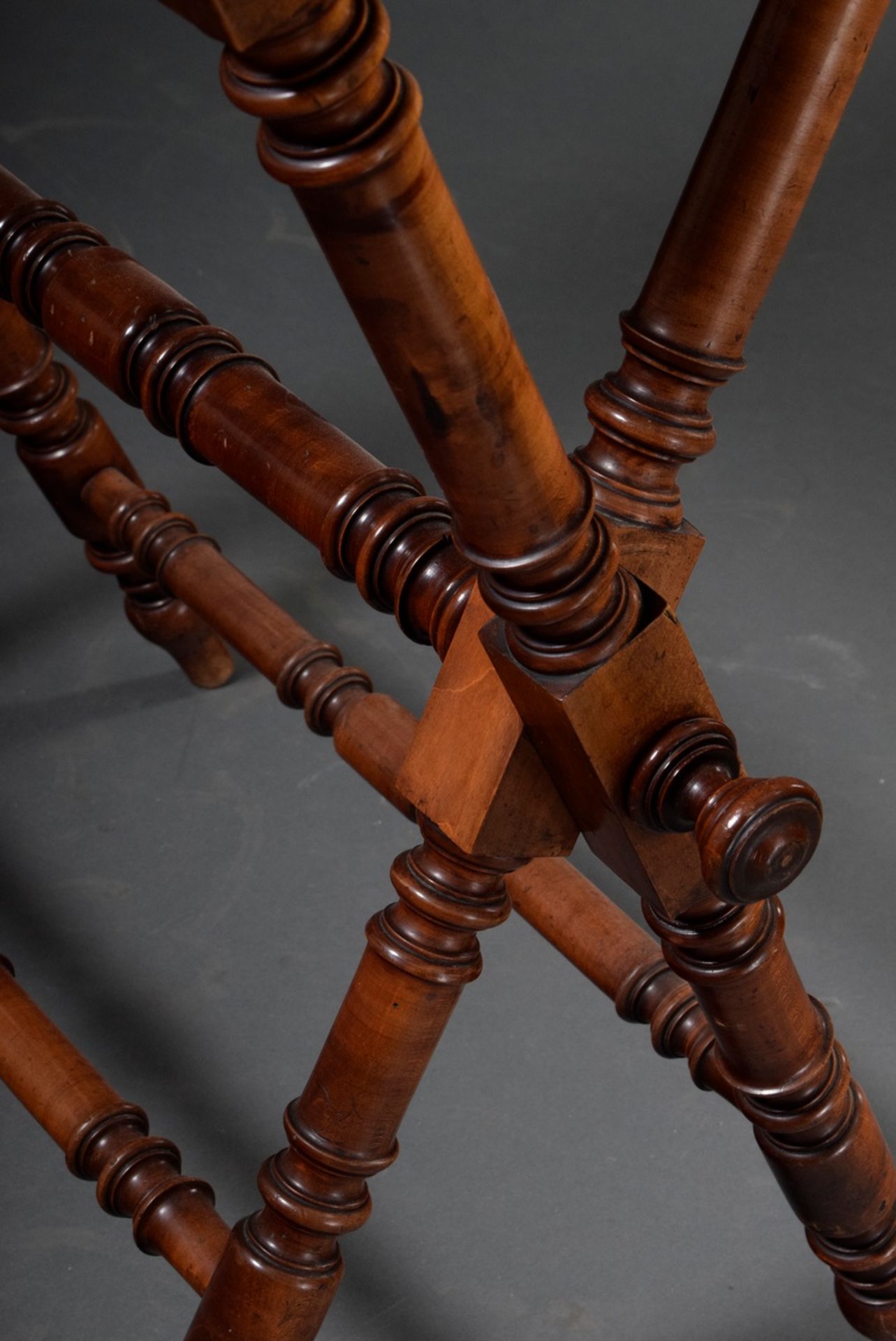 Tray table with turned scissors frame, walnut, c. 1880, 70x70x44cm - Image 4 of 4