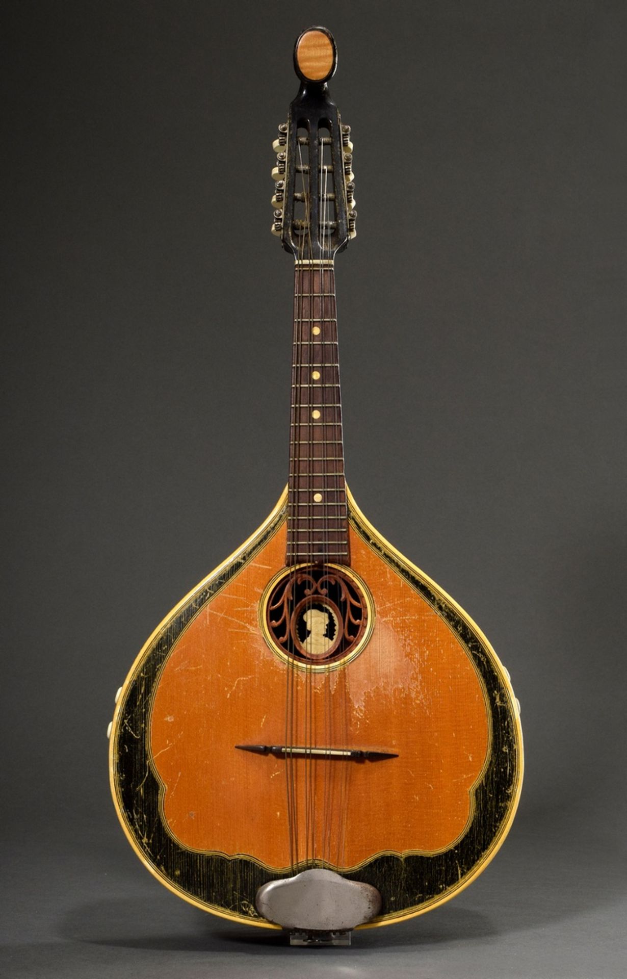 unusual mandolin "Johann Wolfgang Goethe", Saxony / Bohemia around 1900, classical facon, soundhole