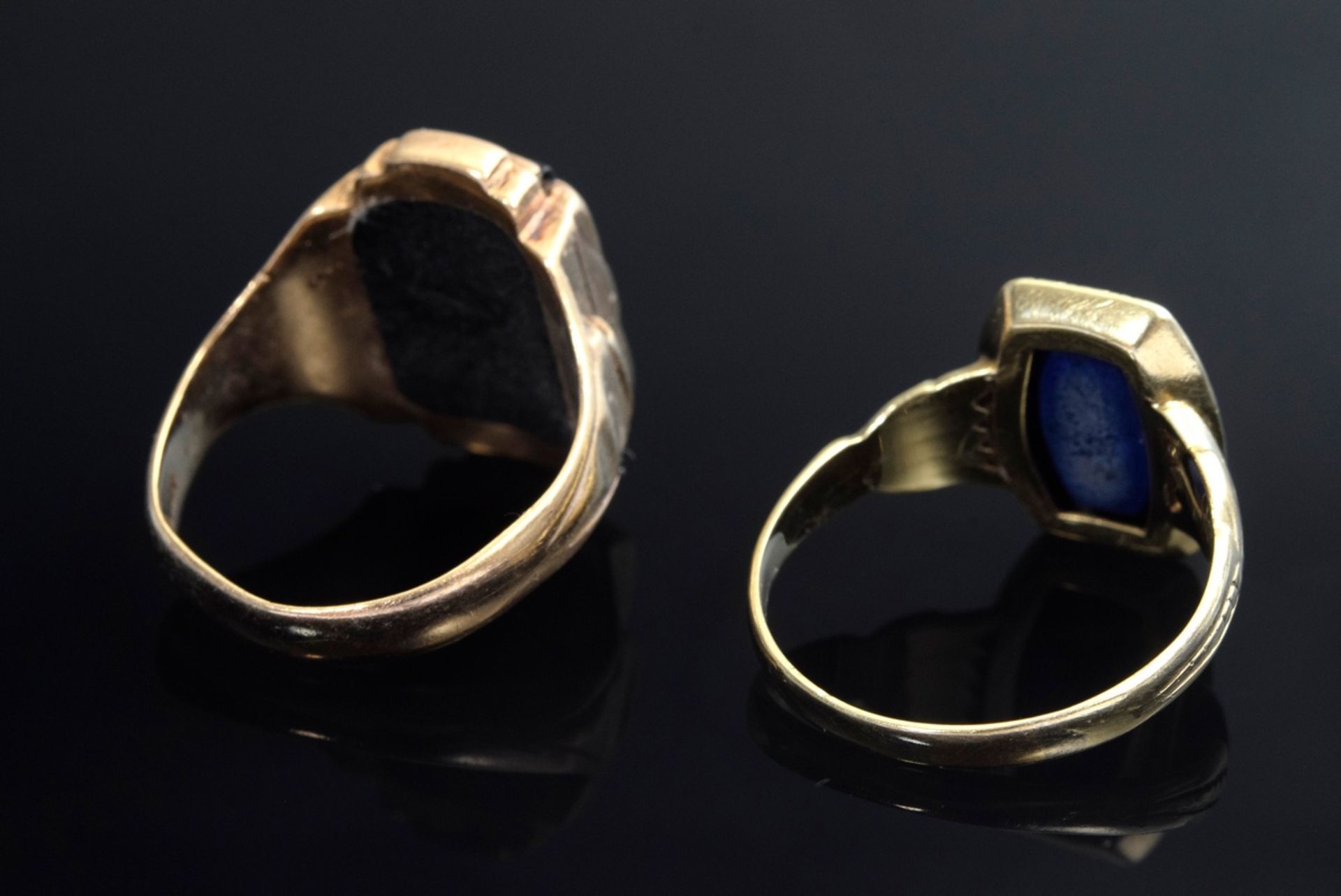 2 Various pieces of jewellery: yellow gold 585 lapis lazuli signet ring (3,5g, size 59) and red gol - Image 3 of 4