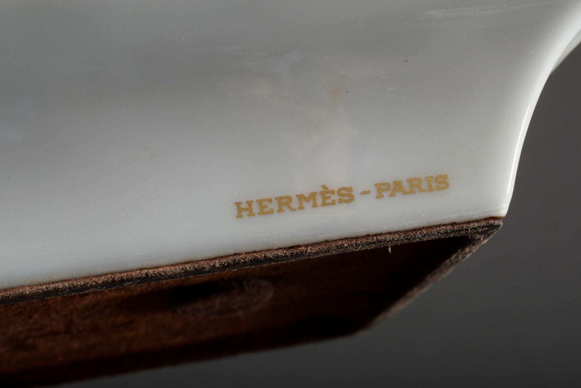 Hermès porcelain ashtray "Keiler", coloured print decoration in green/brown, 19x18cm, some rubbing - Image 5 of 5