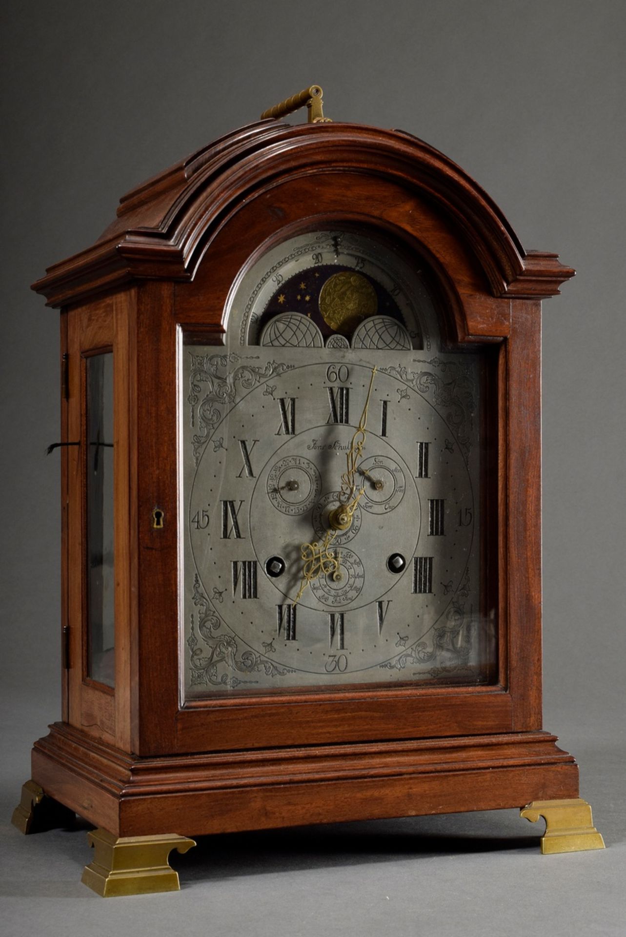 Dänische Bracket Clock/Stockuhr in verglastem Padouk Holzgehäuse mit Messing Griff und Füßen, reich - Bild 2 aus 9