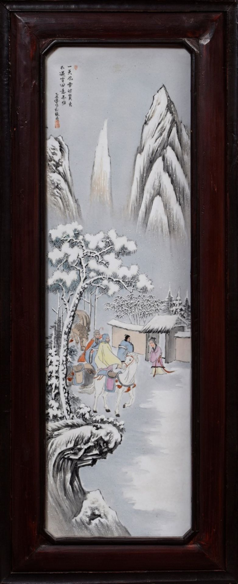 Große chinesische Porzellan Plakette "Reisegesellschaft im Schnee" in Blackwood Rahmen, o.l. bez./s