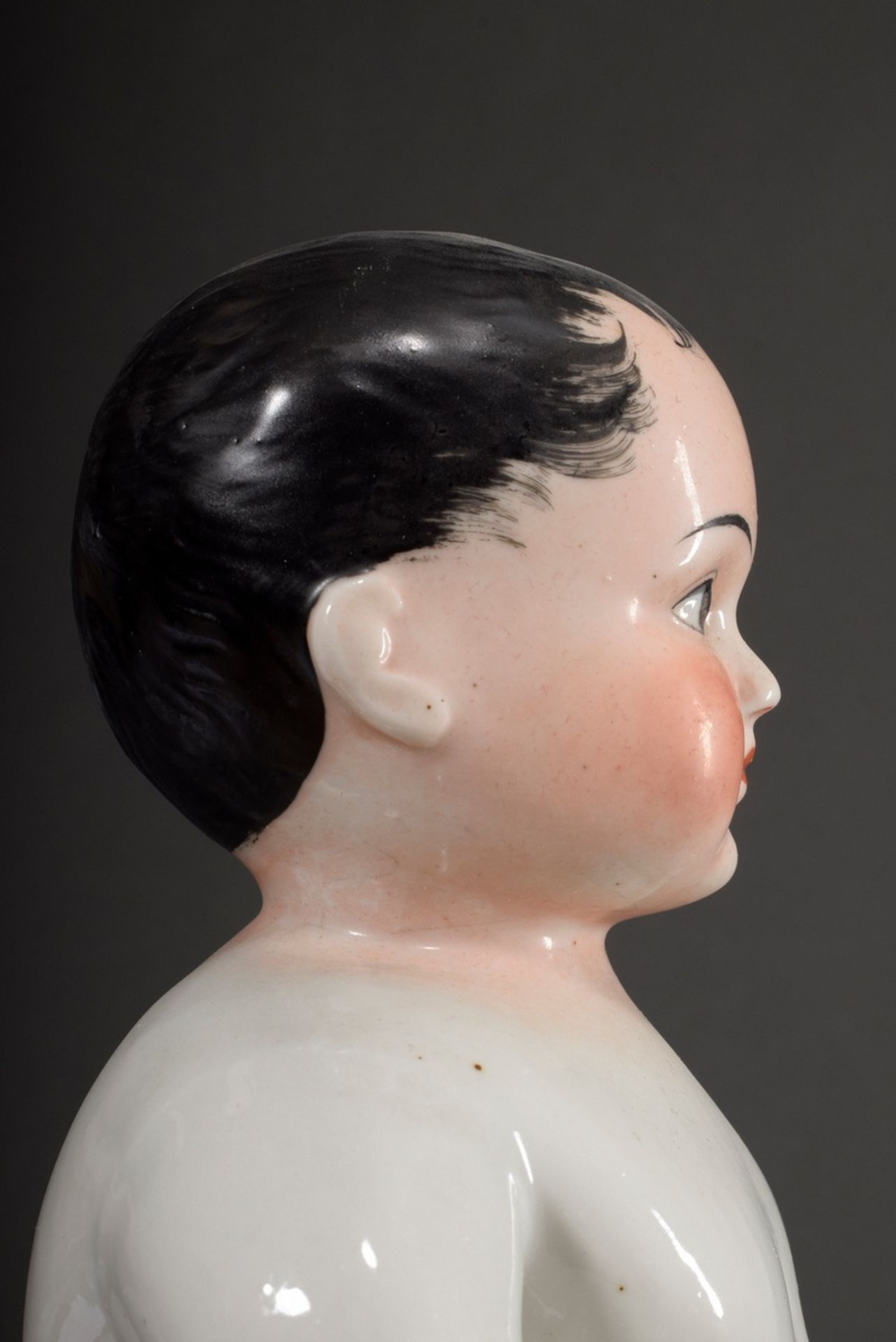 Porzellan Badepuppe "Frozen Charlotte" mit polychrom bemaltem Gesicht, 19.Jh., H. 33cm, leichte Alt - Bild 6 aus 10