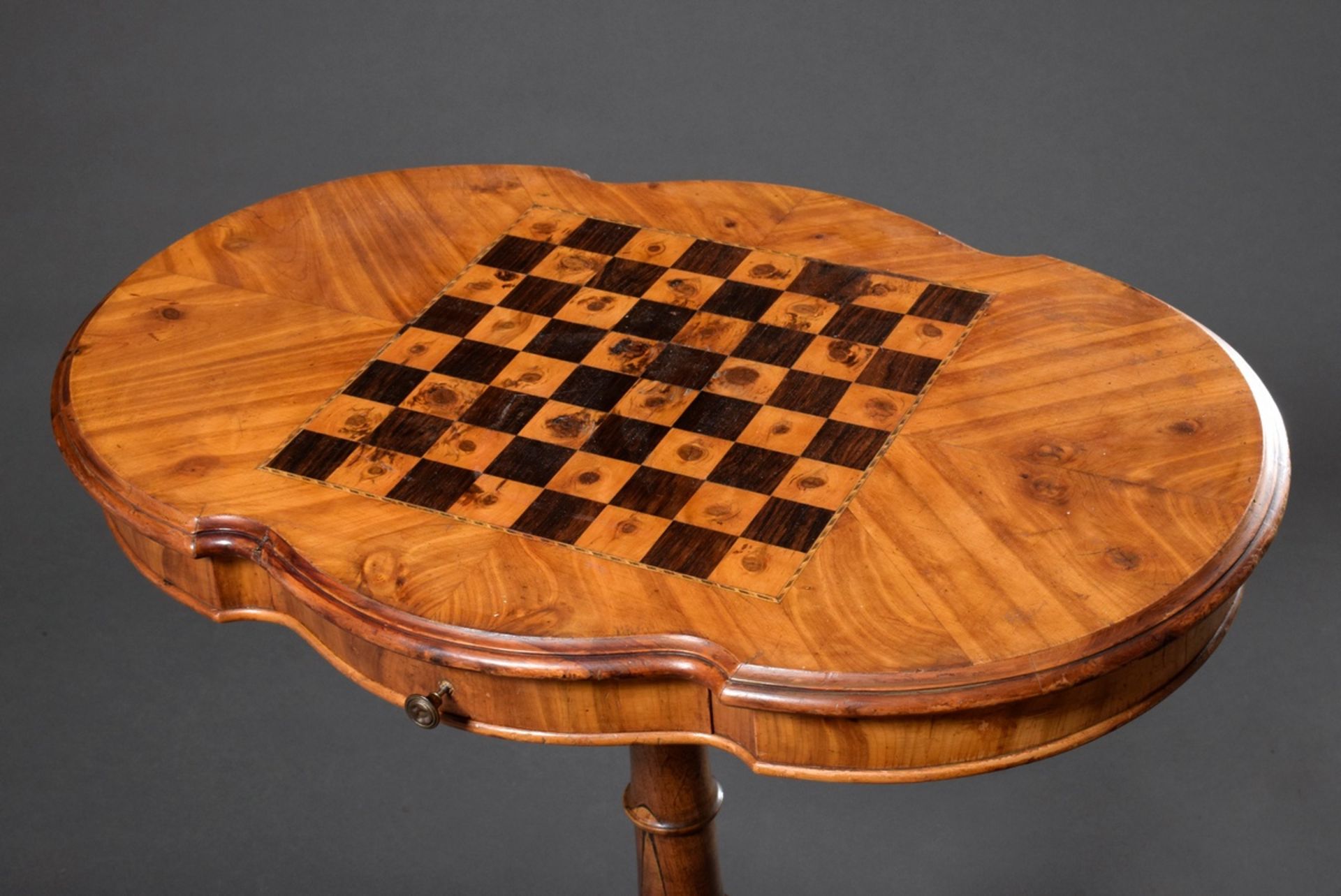 Late Biedermeier chess/mill playing table on central column and triple volute base, walnut veneer,  - Image 2 of 9