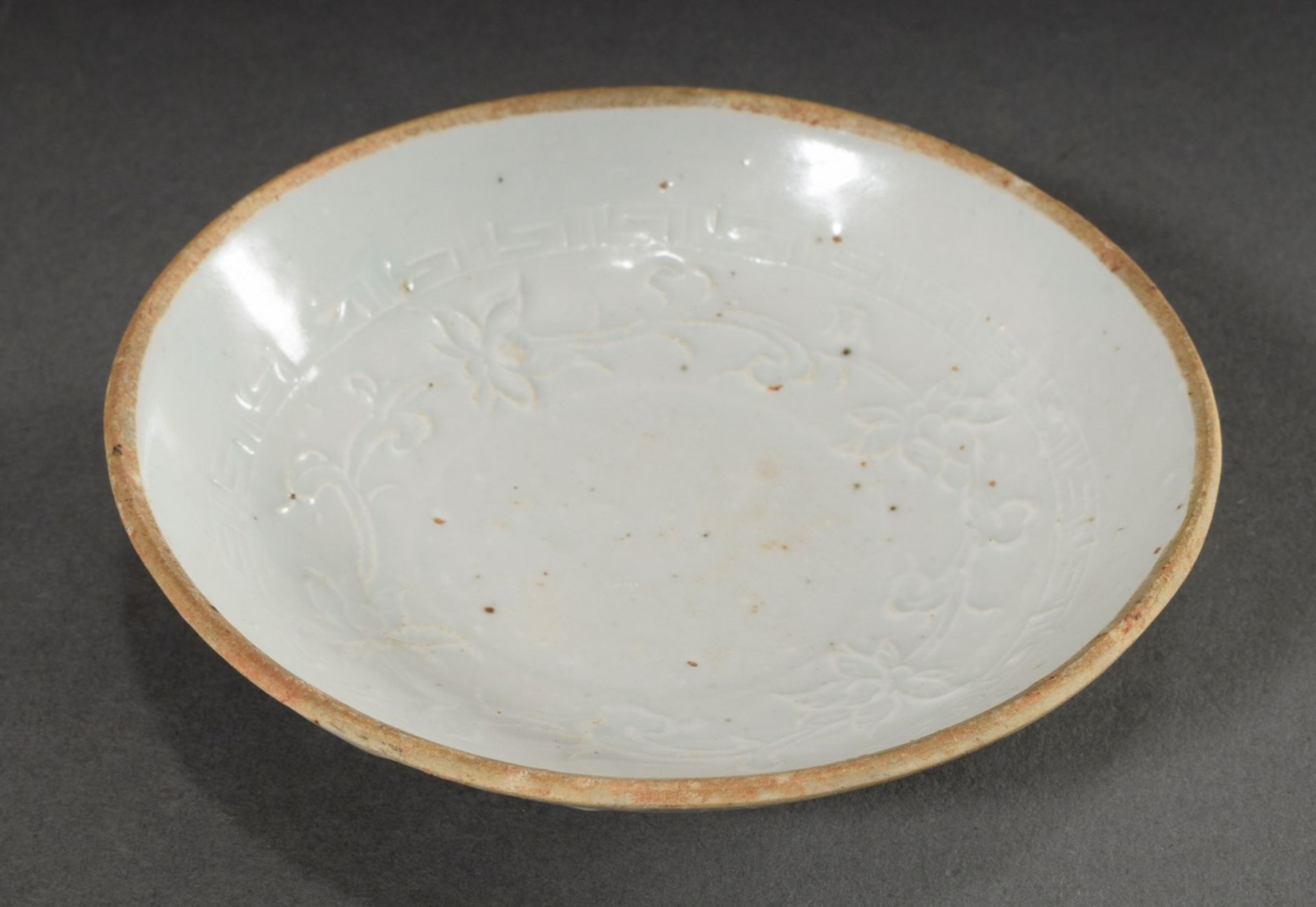 Qingbay bowl "lotus flowers" frieze, Song Dynasty, h.3,5cm, Ø 14cm, min. bumped - Image 2 of 6