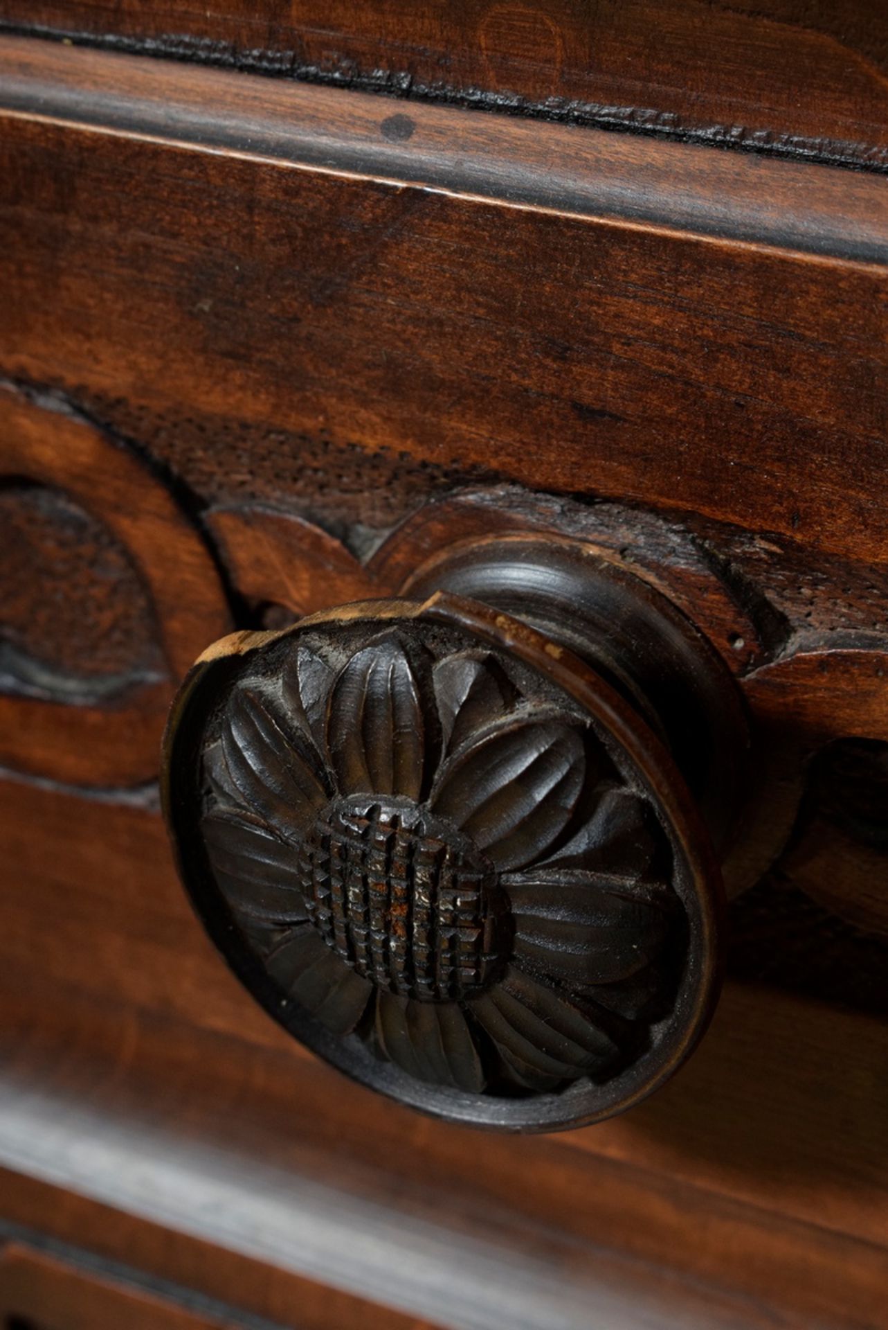 Alsatian peasant cabinet with richly carved corpus in Louis XVI style, softwood dark stained, aroun - Image 7 of 9