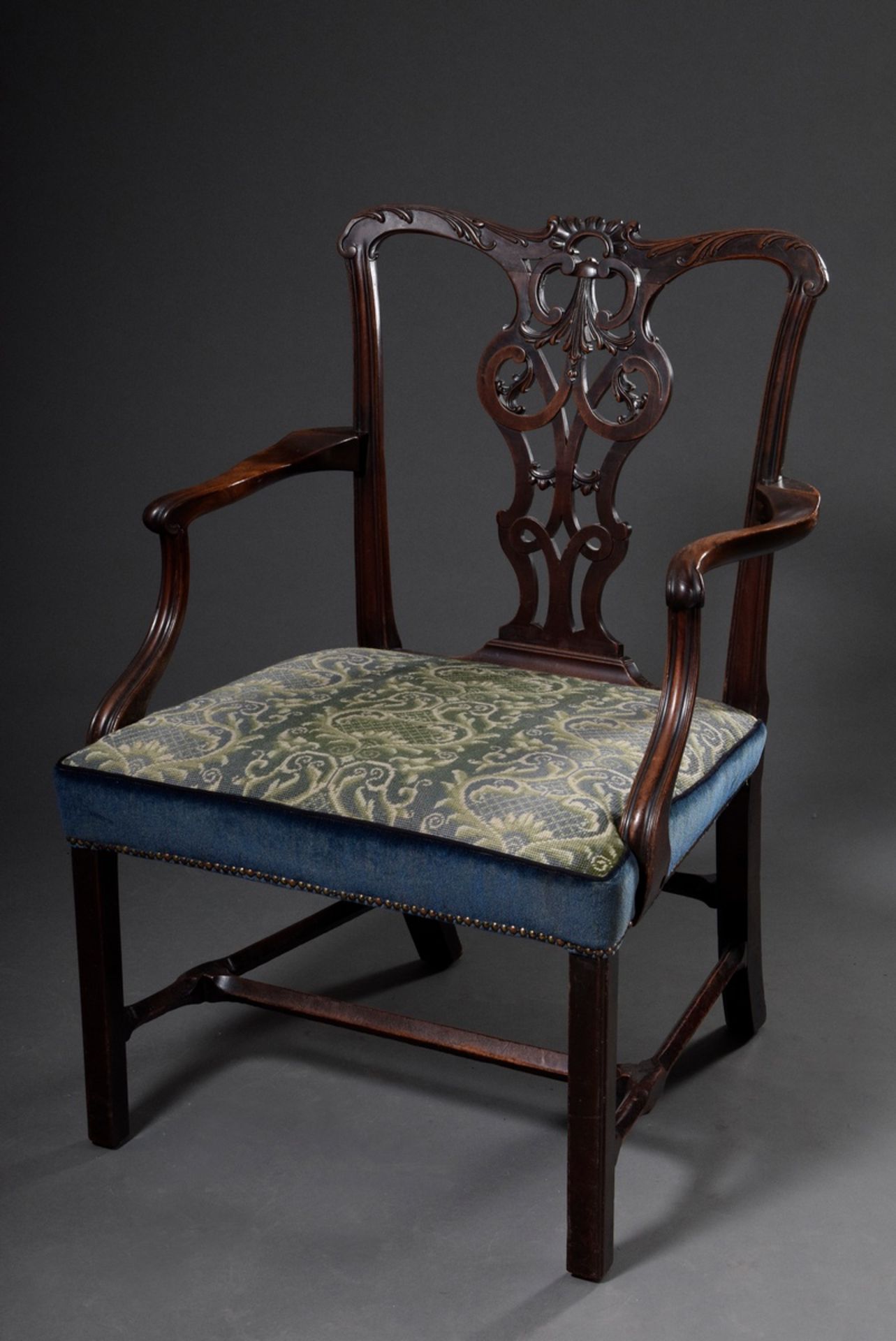 Important George III armchair with ornamental openwork back board and curved armrests, unknown Lond