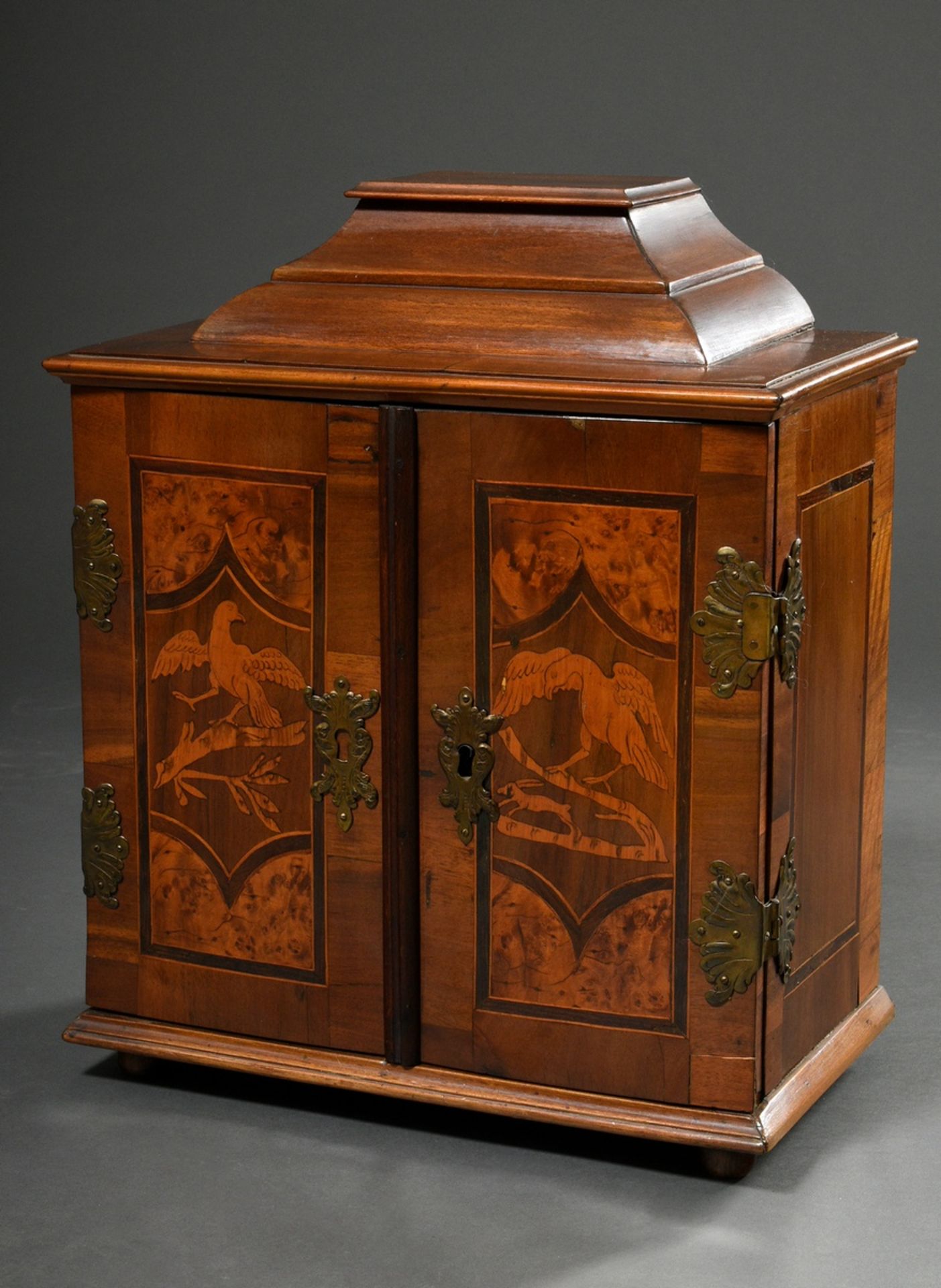 Small baroque hanging cabinet with inlaid corpus "birds" and drawers inside, early 18th century, 48