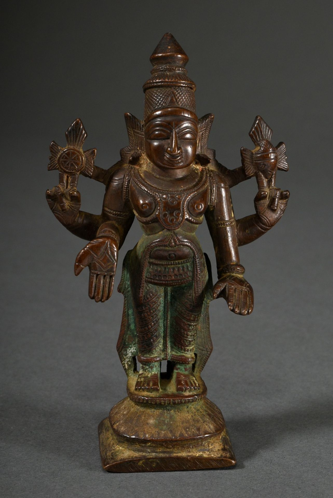 Bronze figure "Four-armed Vishnu with chakra and conch in Abhaya Mudra", finely worked depiction of