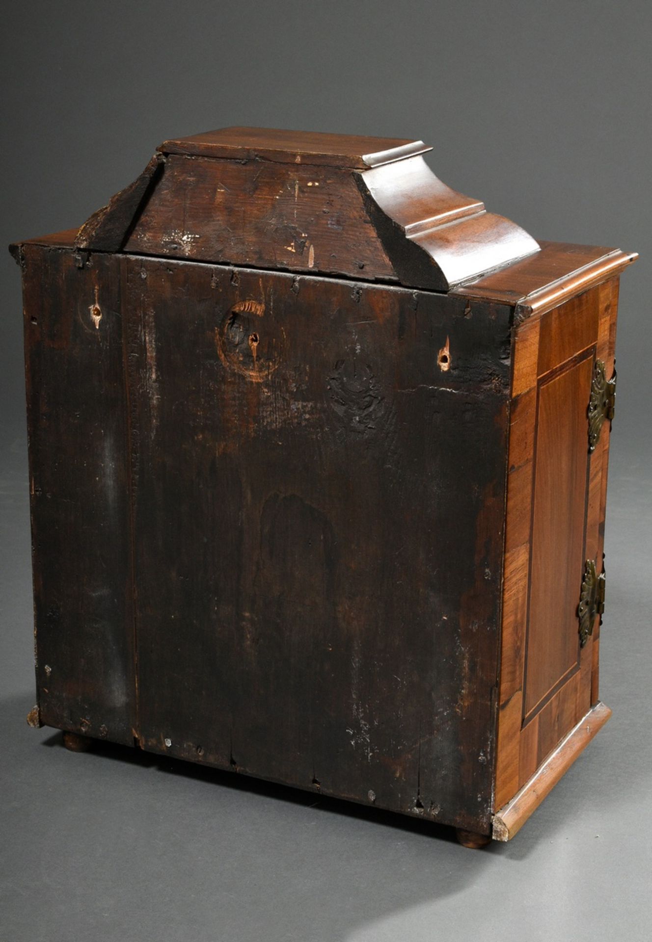 Small baroque hanging cabinet with inlaid corpus "birds" and drawers inside, early 18th century, 48 - Image 6 of 6