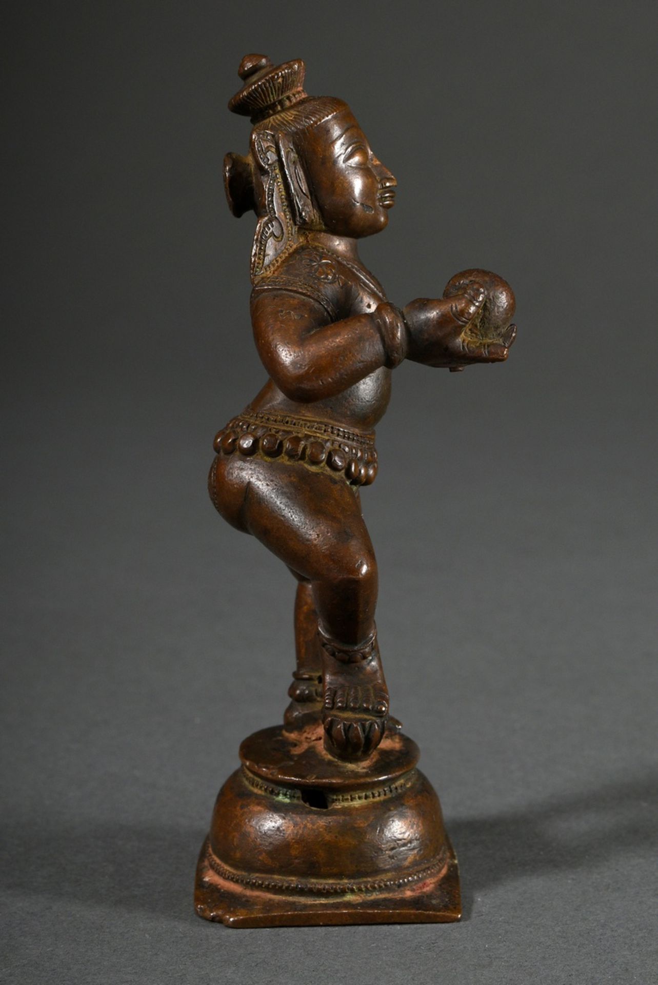 Bronze figure "Dancing Krishna with butter ball", South India, 18th/19th c., h. 12.5cm, acquired in - Image 2 of 4