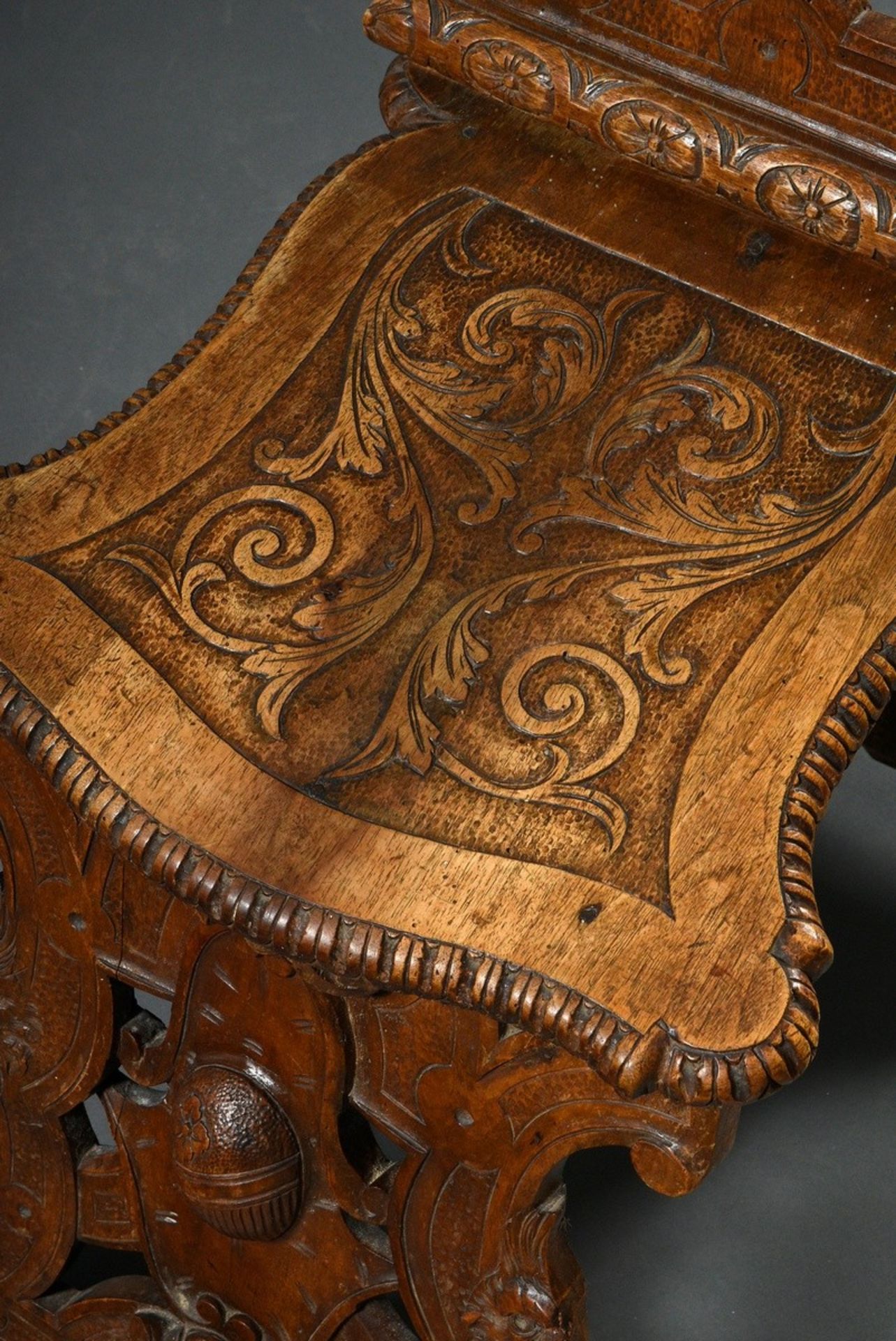 2 pieces Wilhelminian board chair and armchair with opulent carvings "grotesques and masks", h. 46/ - Image 4 of 12