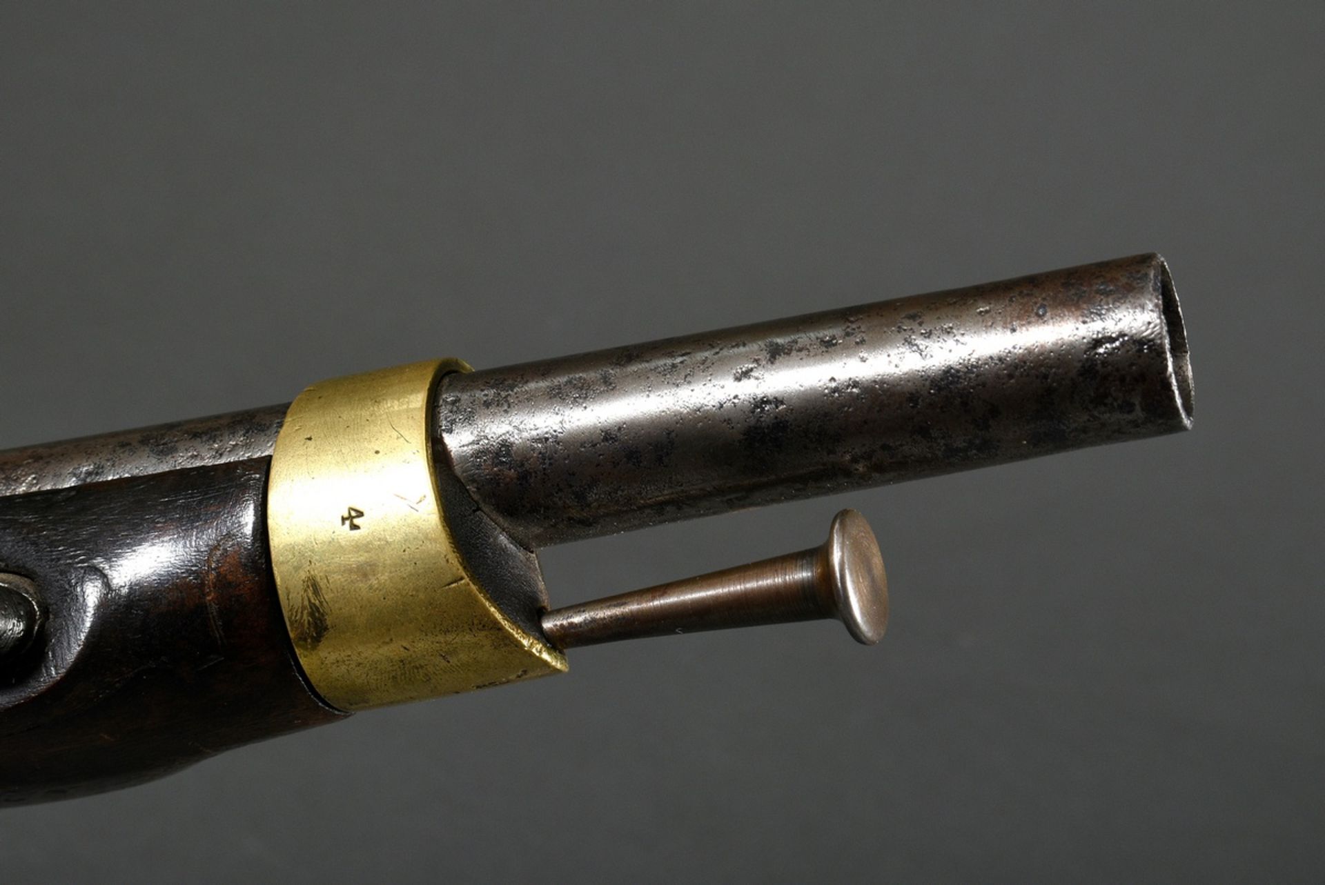 Einfache Vorderlader Steinschloss Pistole mit Metall Ladestock, 18.Jh., L. 35cm, versch. Marken im  - Bild 5 aus 12