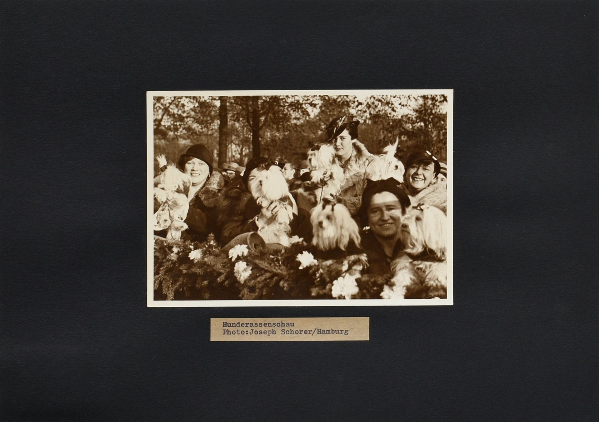 11 Schorer, Joseph (1894-1946) "Hamburg- und Munich-Motives", photographs, mounted on cardboard, mo - Image 6 of 24