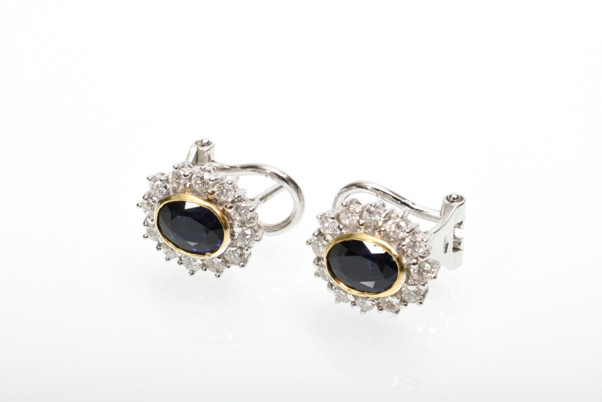 Pair of white gold 750 stud earrings with sapphires in yellow gold settings and diamonds (total app - Image 2 of 4