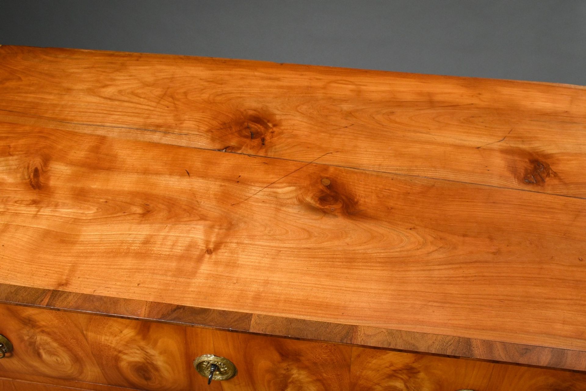 Southern German Biedermeier chest of drawers in simple façon, cherry veneered on softwood, original - Image 2 of 5