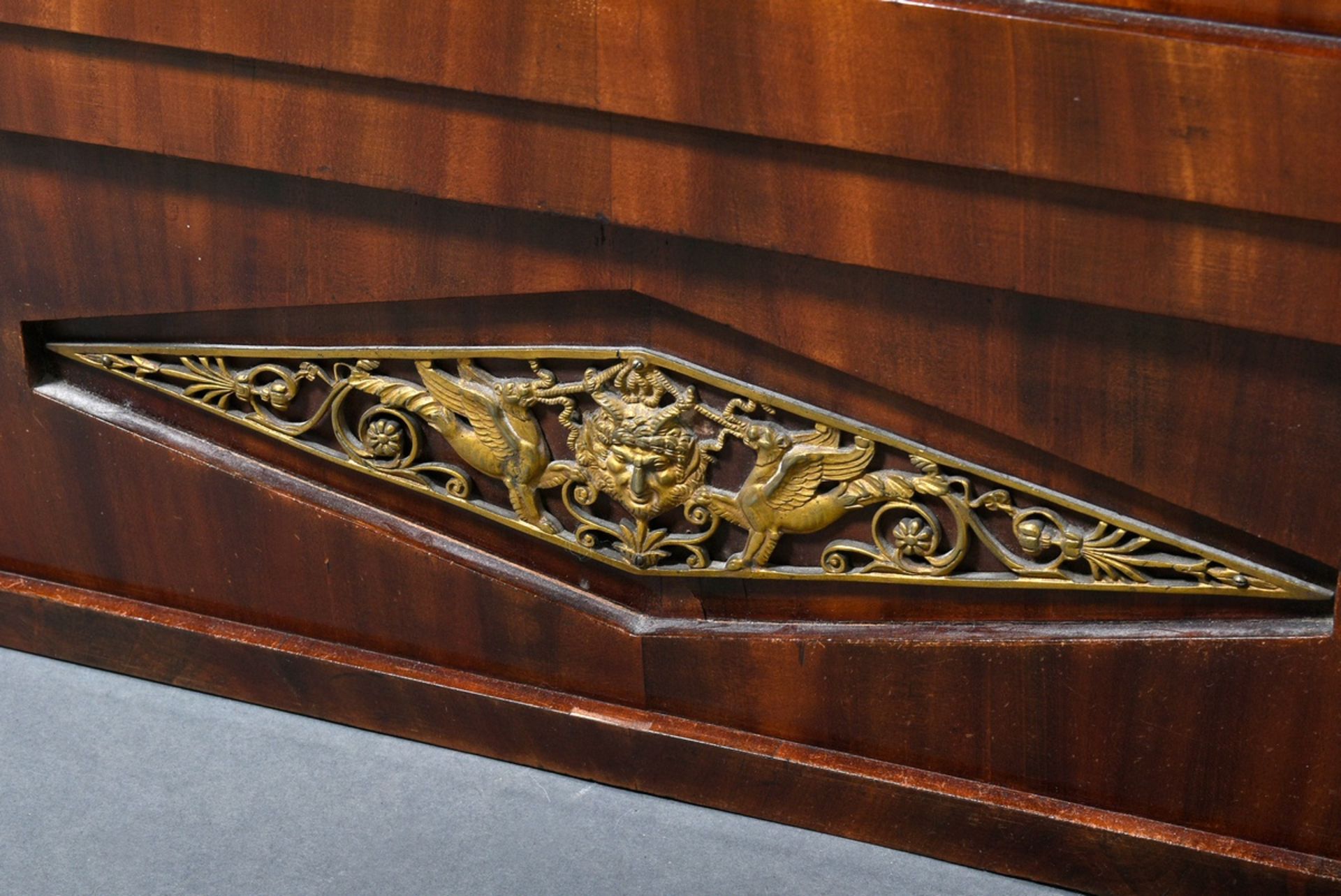 Empire mirror console with bronze "Swan" fittings, consisting of: semi-cylindrical console cabinet  - Image 4 of 16