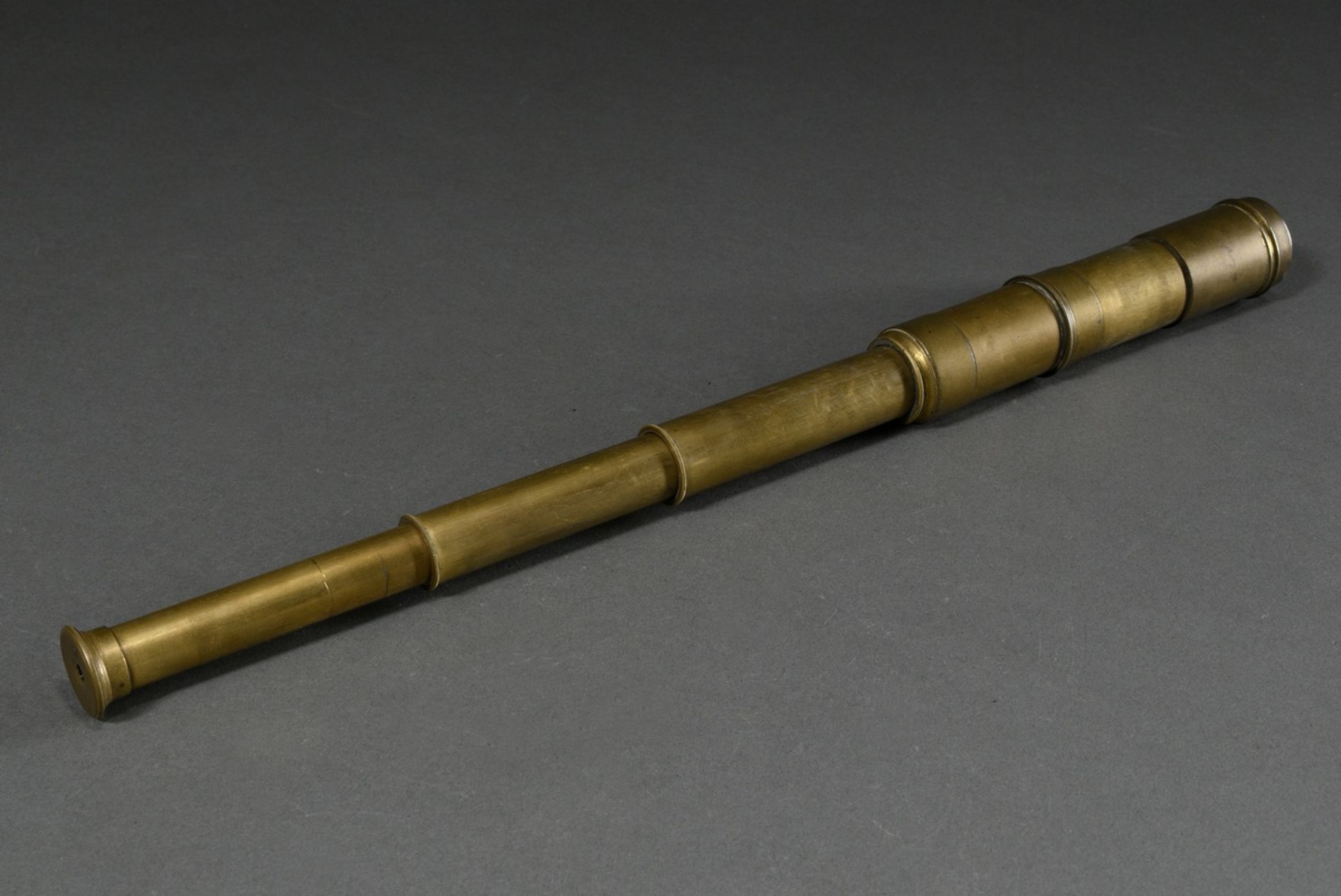 2 Various pieces 19th century: Brass telescope (l. 15-48cm, slight signs of usage) and early ambrot - Image 4 of 6