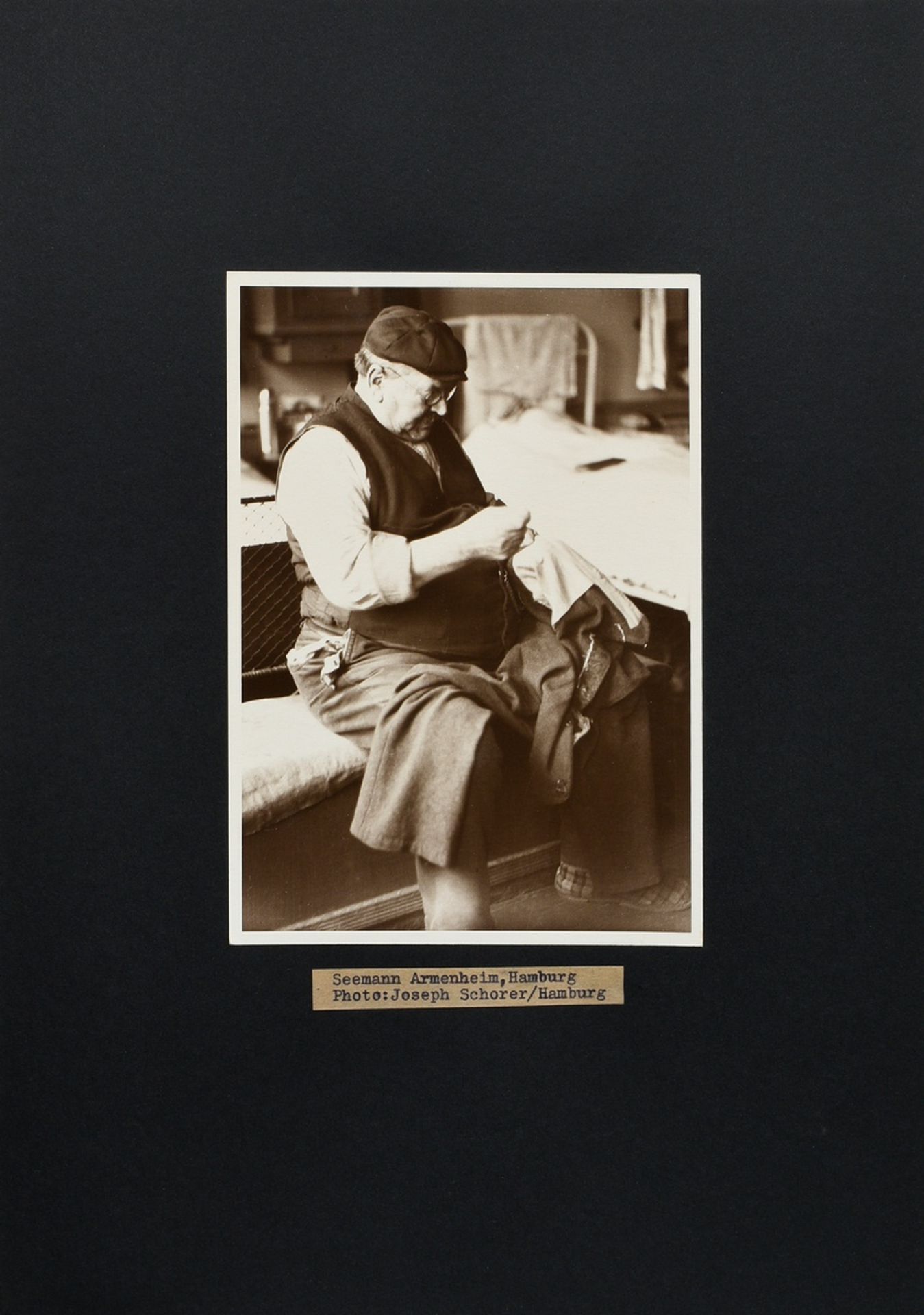 9 Schorer, Joseph (1894-1946) "Hamburg motifs (sailors, workers, Hans Albers)", photographs mounted - Image 8 of 20