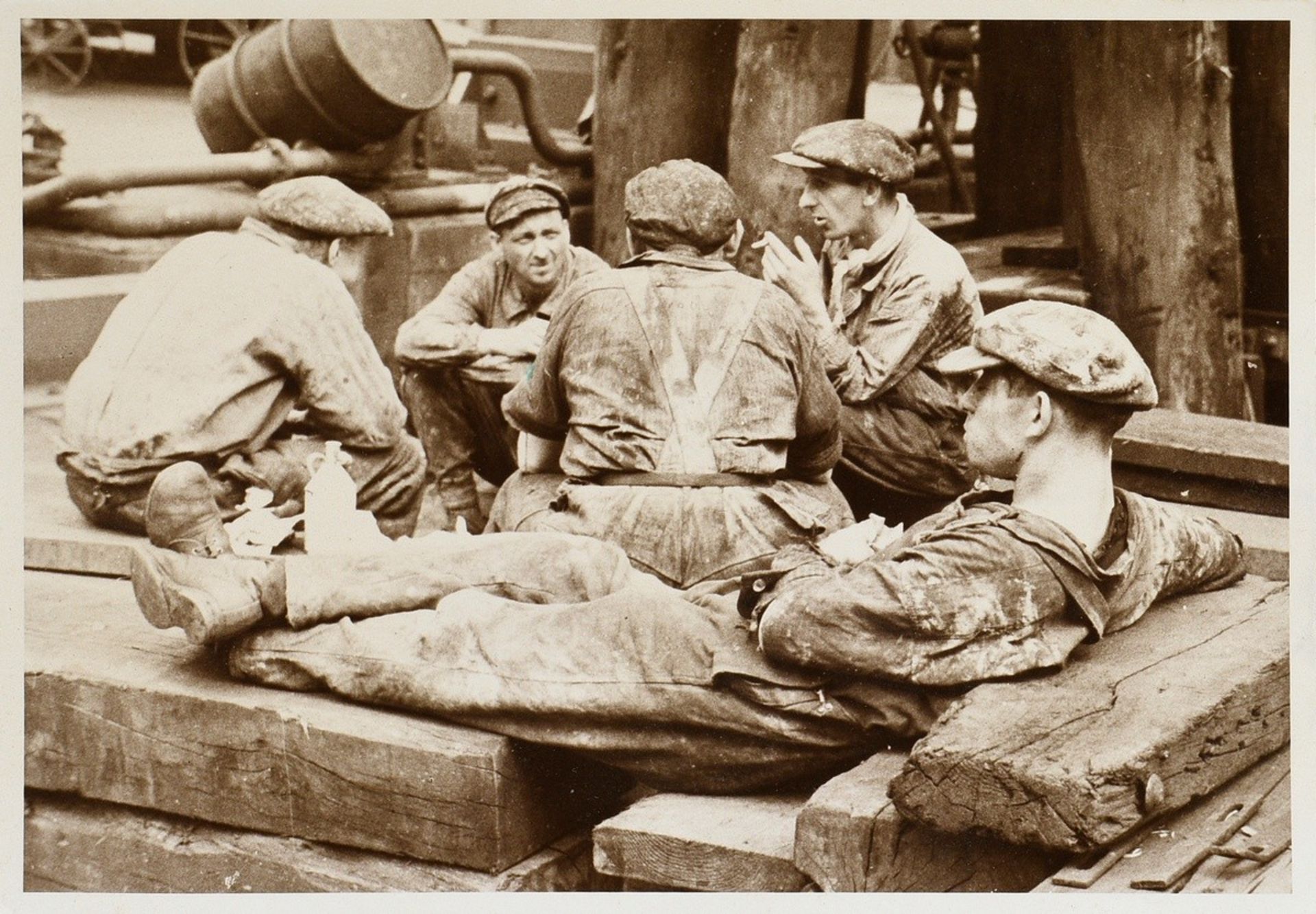 9 Schorer, Joseph (1894-1946) "Hamburg motifs (sailors, workers, Hans Albers)", photographs mounted - Image 13 of 20