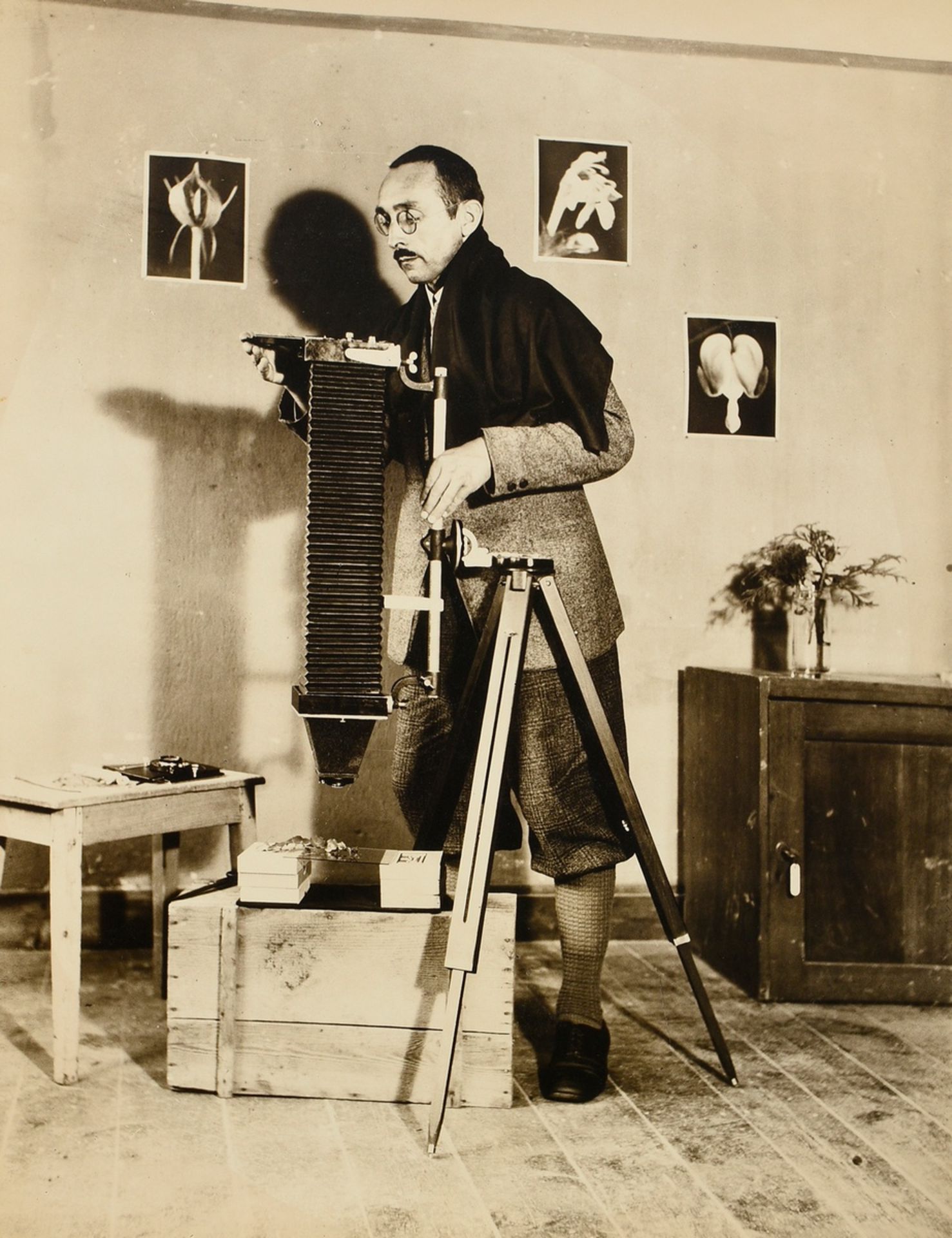 2 Koch, Fred (1904-1947) "Photographer" and "Hemp", photographs, 1x mounted on cardboard, stamped o - Image 4 of 5