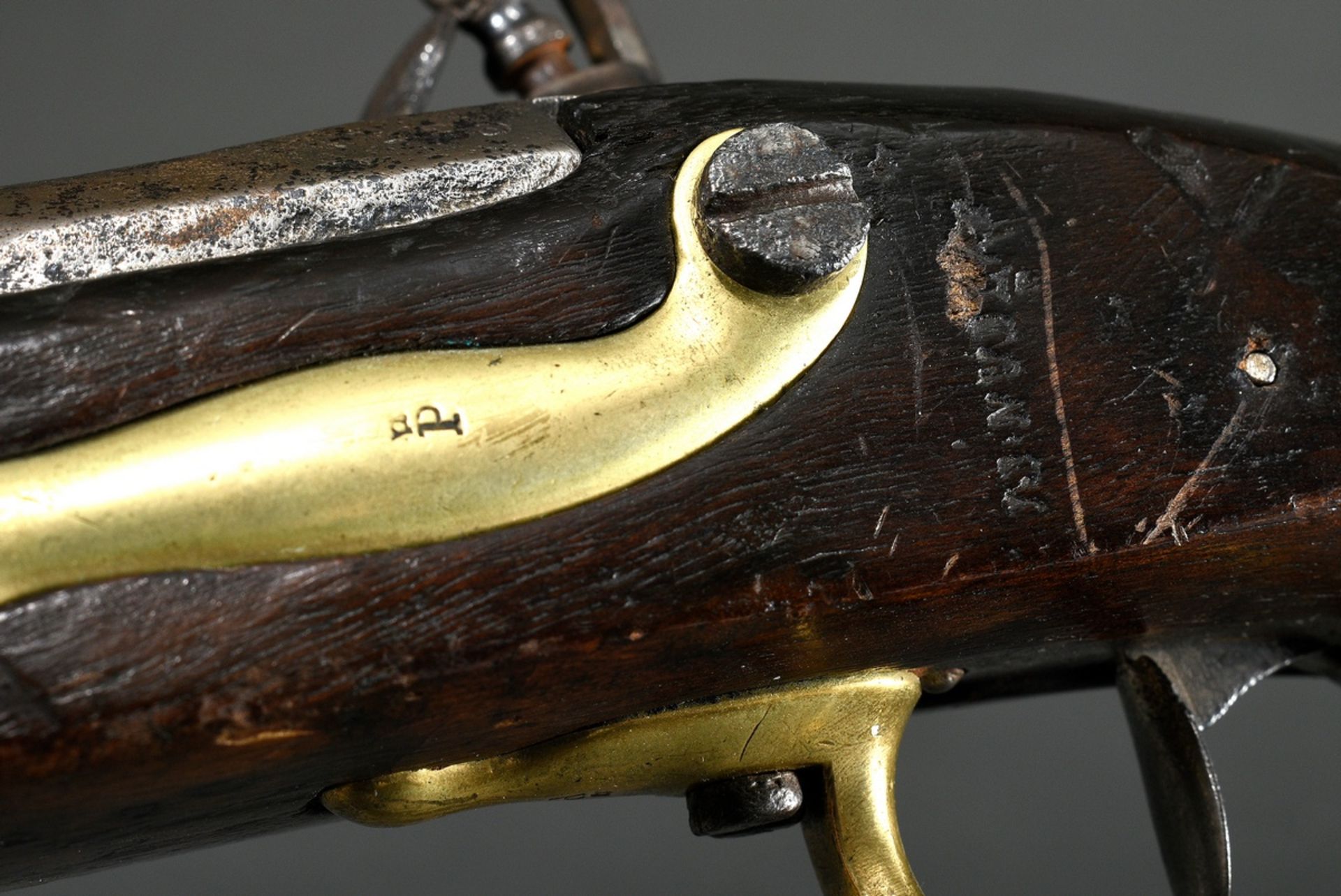 Einfache Vorderlader Steinschloss Pistole mit Metall Ladestock, 18.Jh., L. 35cm, versch. Marken im  - Bild 8 aus 12