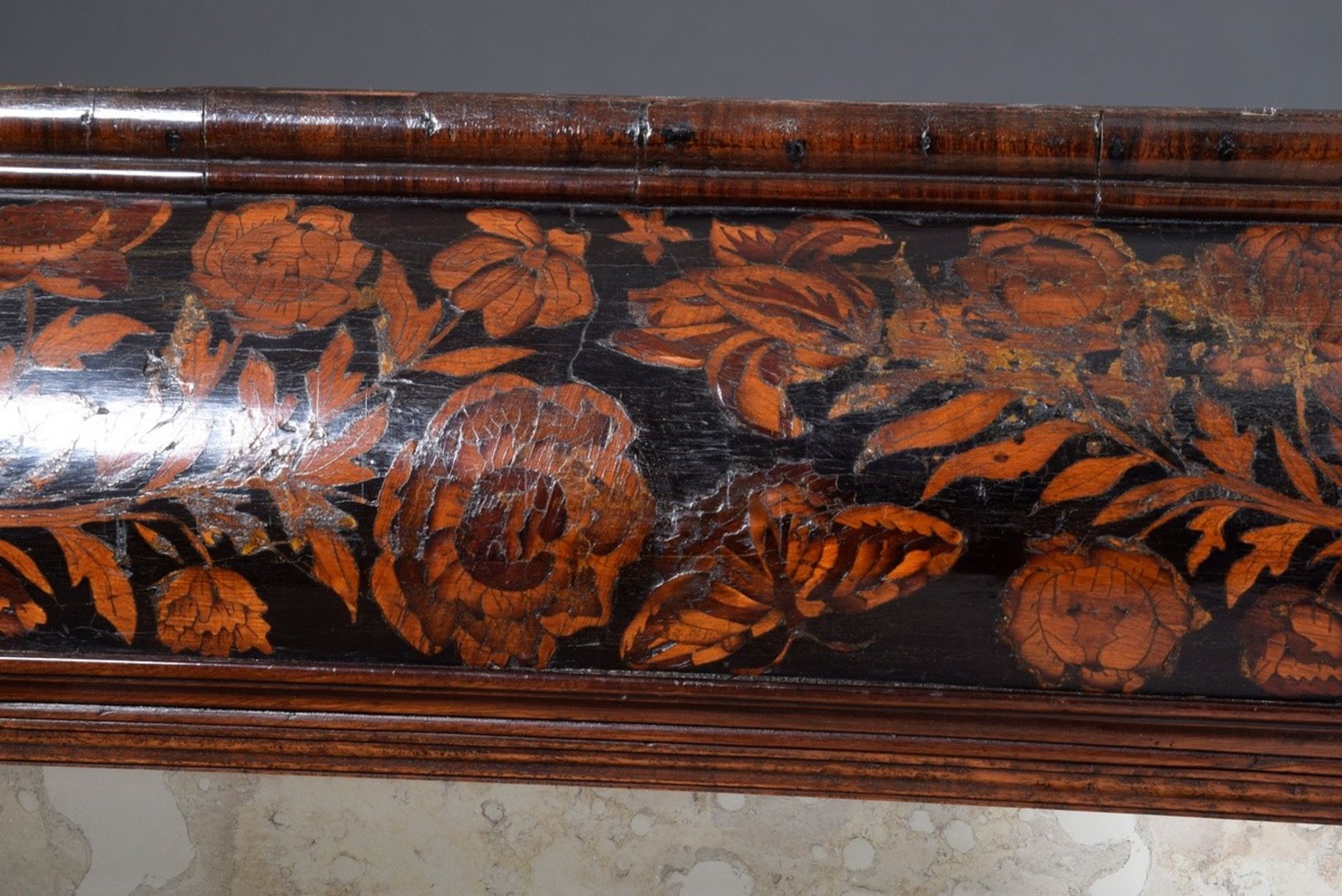 Large William & Mary mirror with naturalistic floral inlays on beadboard, England circa 1700/1720,  - Image 3 of 8