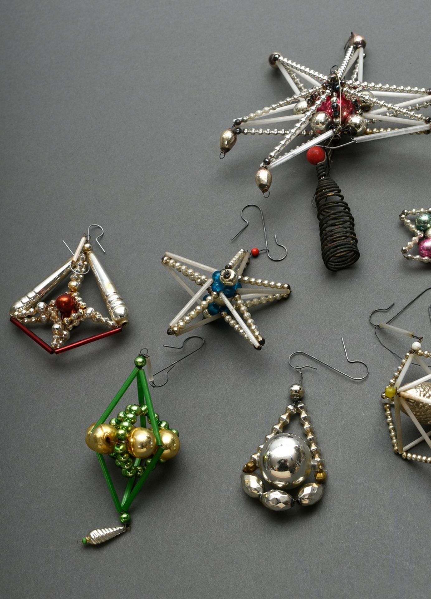 10 Various pieces of Gablonz Christmas decorations: a.o. fir tree lace, drops, heart and stars, gla - Image 3 of 3