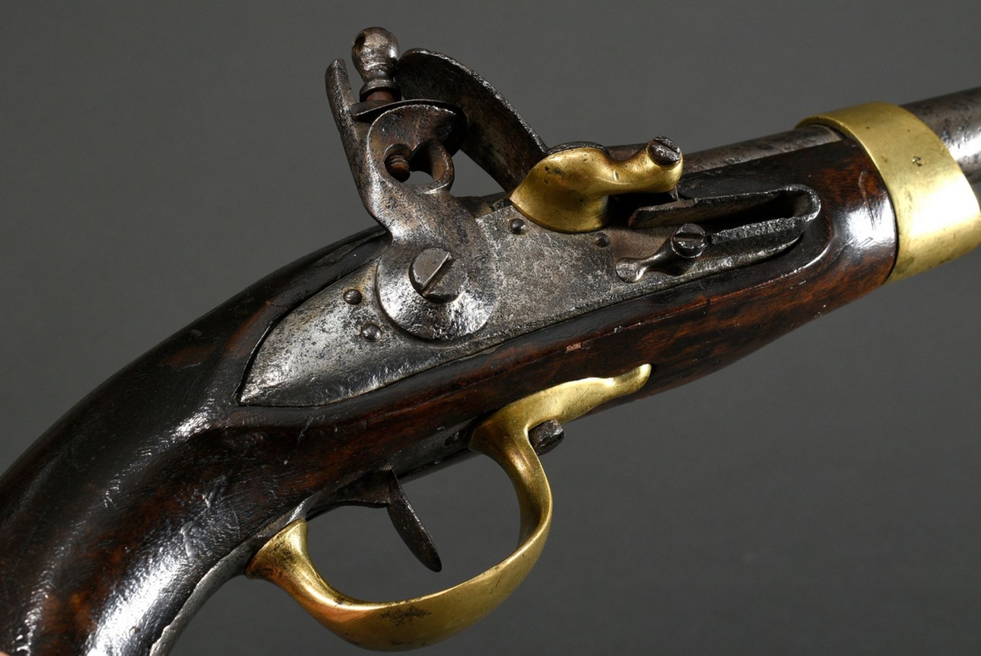 Einfache Vorderlader Steinschloss Pistole mit Metall Ladestock, 18.Jh., L. 35cm, versch. Marken im  - Bild 4 aus 12