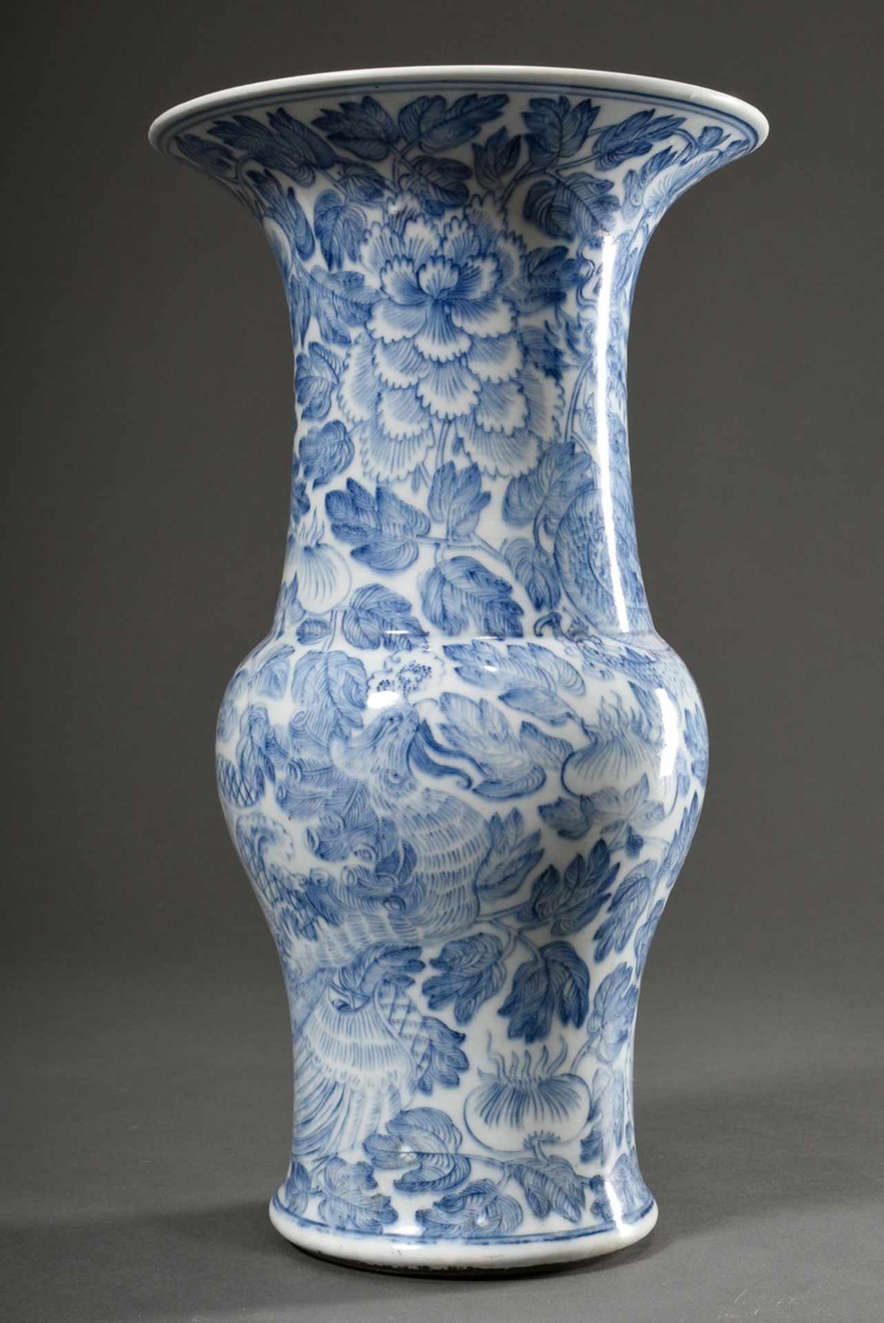 Chinese Gu porcelain vase with pale floral blue-and-white painting decoration "dragon and phoenix b - Image 2 of 5