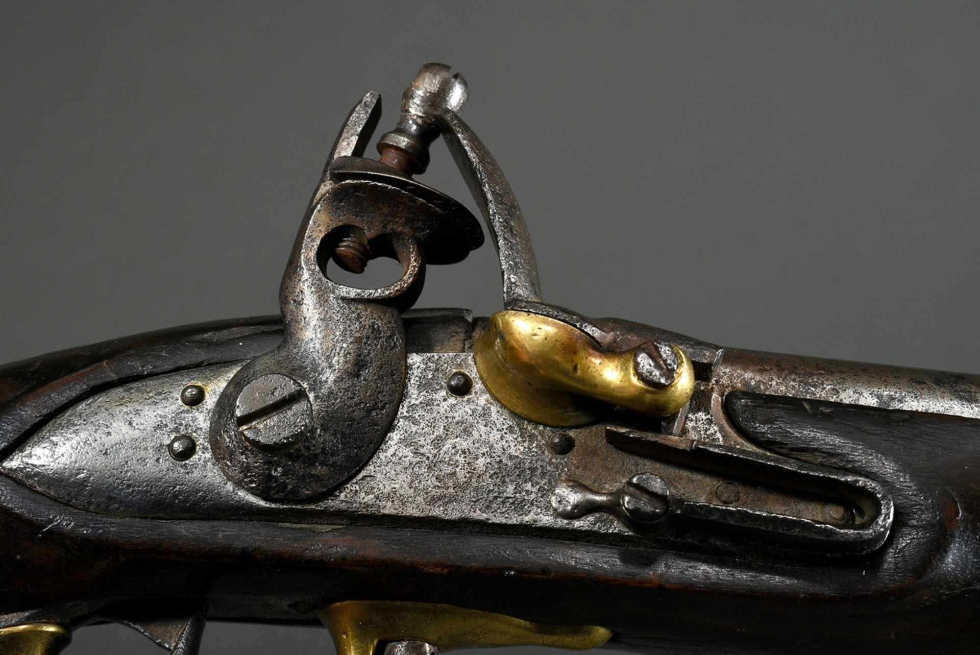 Einfache Vorderlader Steinschloss Pistole mit Metall Ladestock, 18.Jh., L. 35cm, versch. Marken im  - Bild 6 aus 12