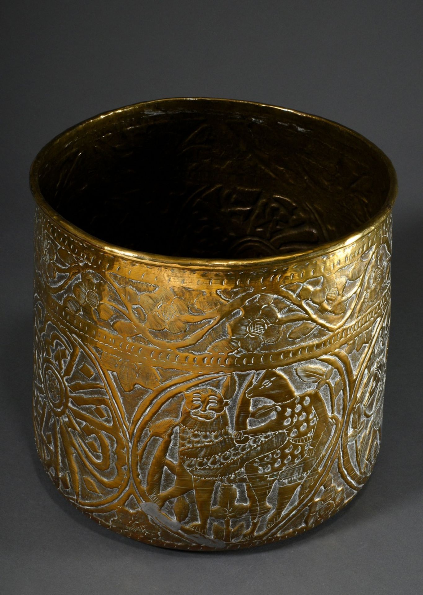 Large brass firewood bucket with chased wall "Arabic characters and figures", around 1900, h. 32cm, - Image 2 of 7