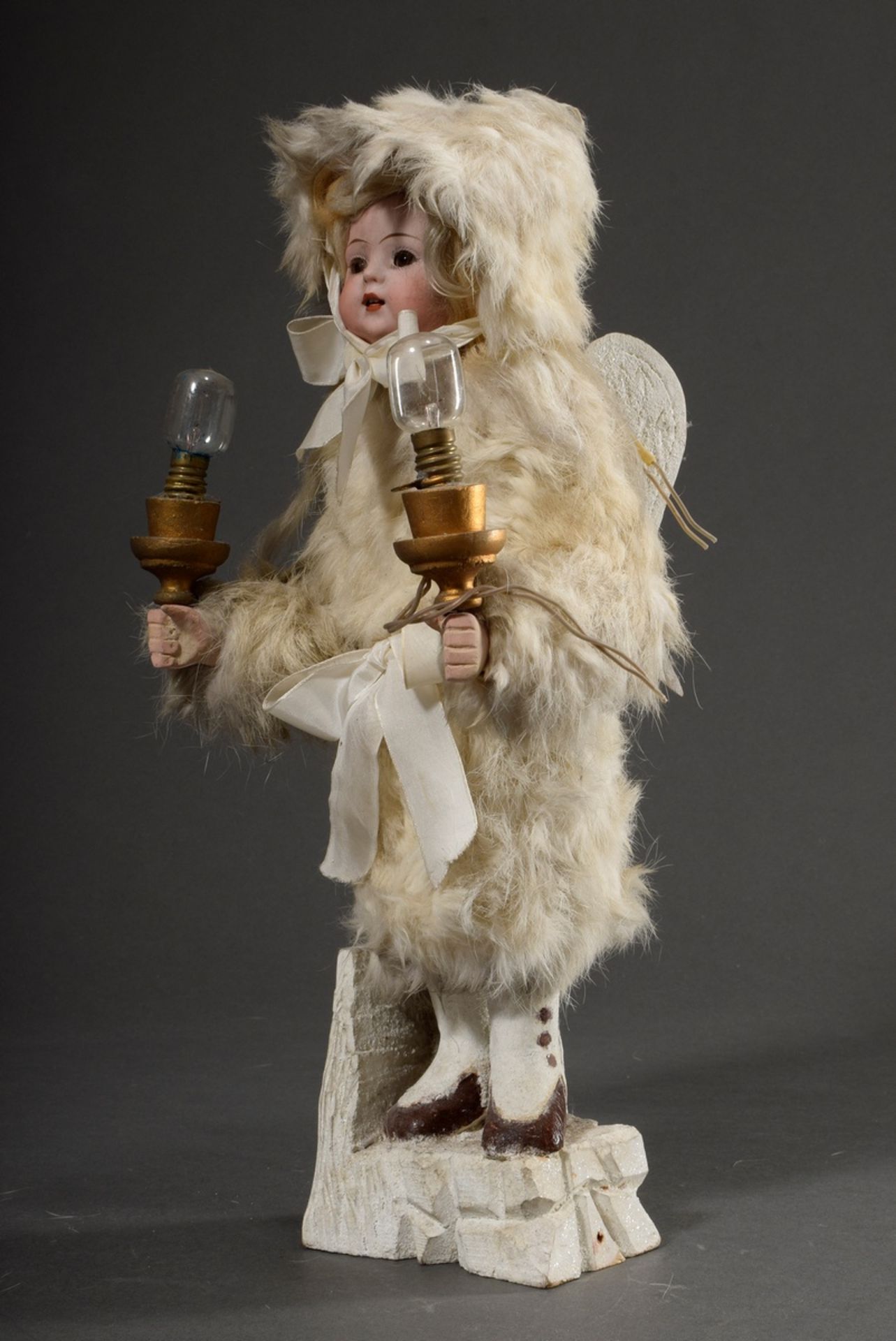 Lamp with "Winter Angel" doll, porcelain crank head and jointed body, real hair wig, glass eyes, op - Image 3 of 7
