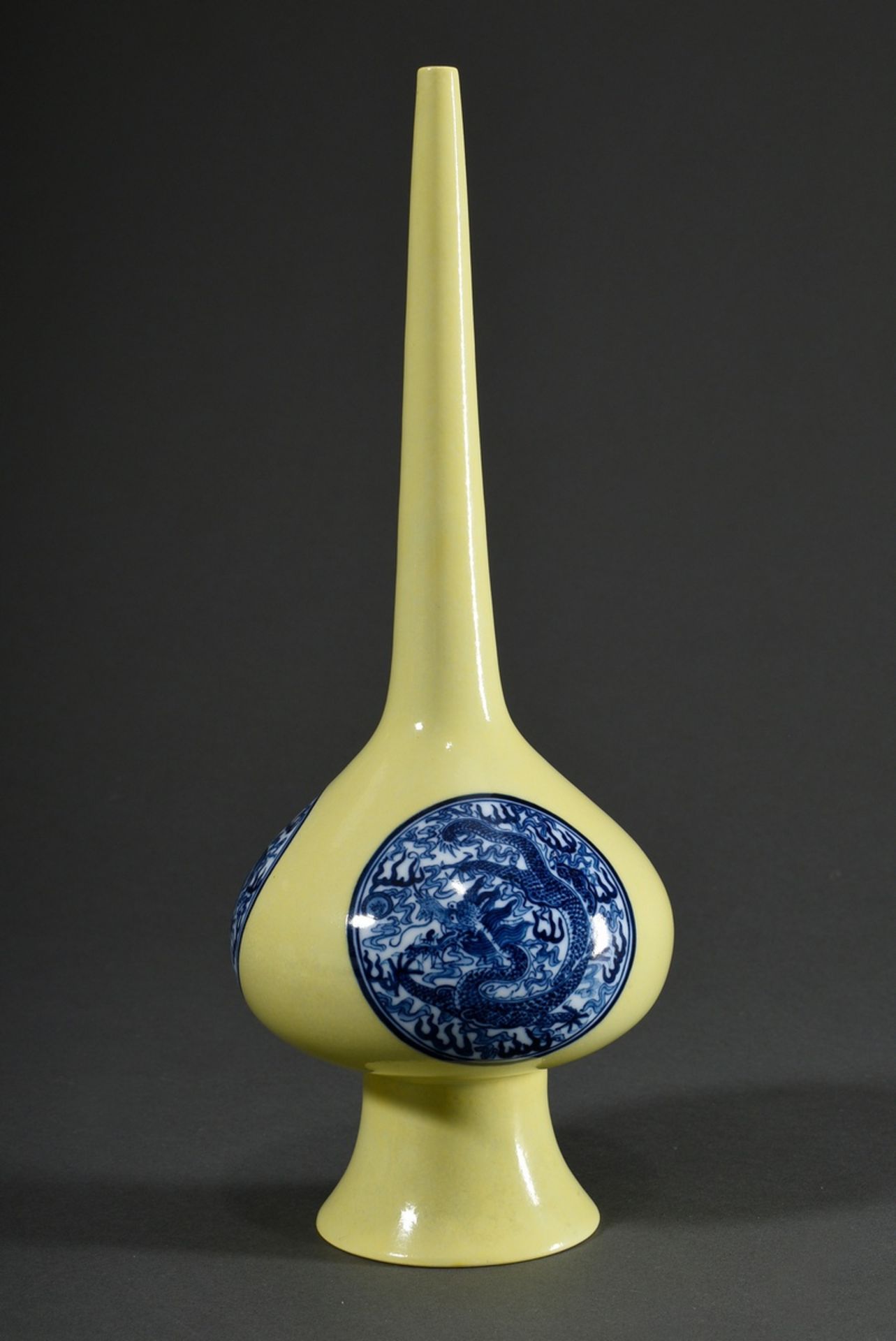 Porcelain rose water sprinkler with three finely painted blue cartouches "5-clawed dragon", on a le