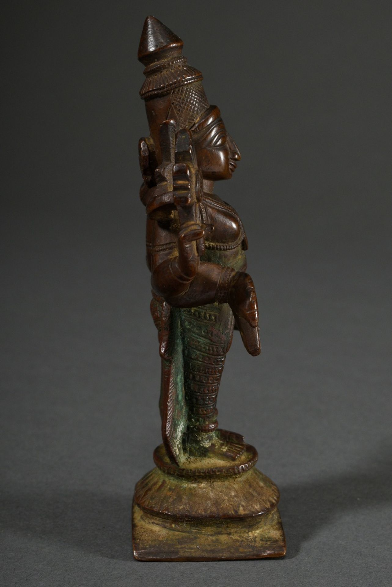 Bronze figure "Four-armed Vishnu with chakra and conch in Abhaya Mudra", finely worked depiction of - Image 2 of 4