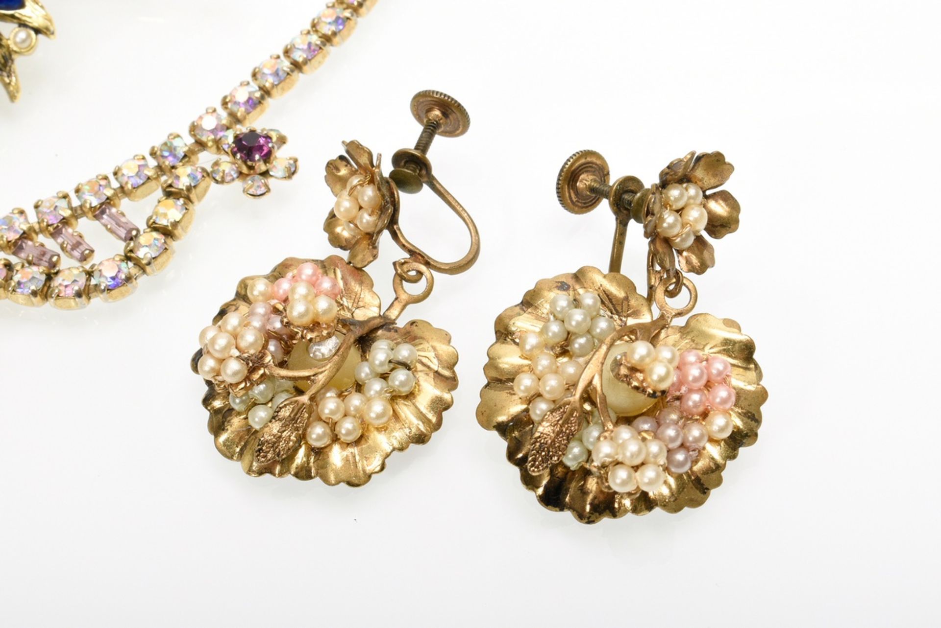 6 pieces of vintage costume jewellery with glass beads and rhinestones in white metal and gold plat - Image 18 of 18