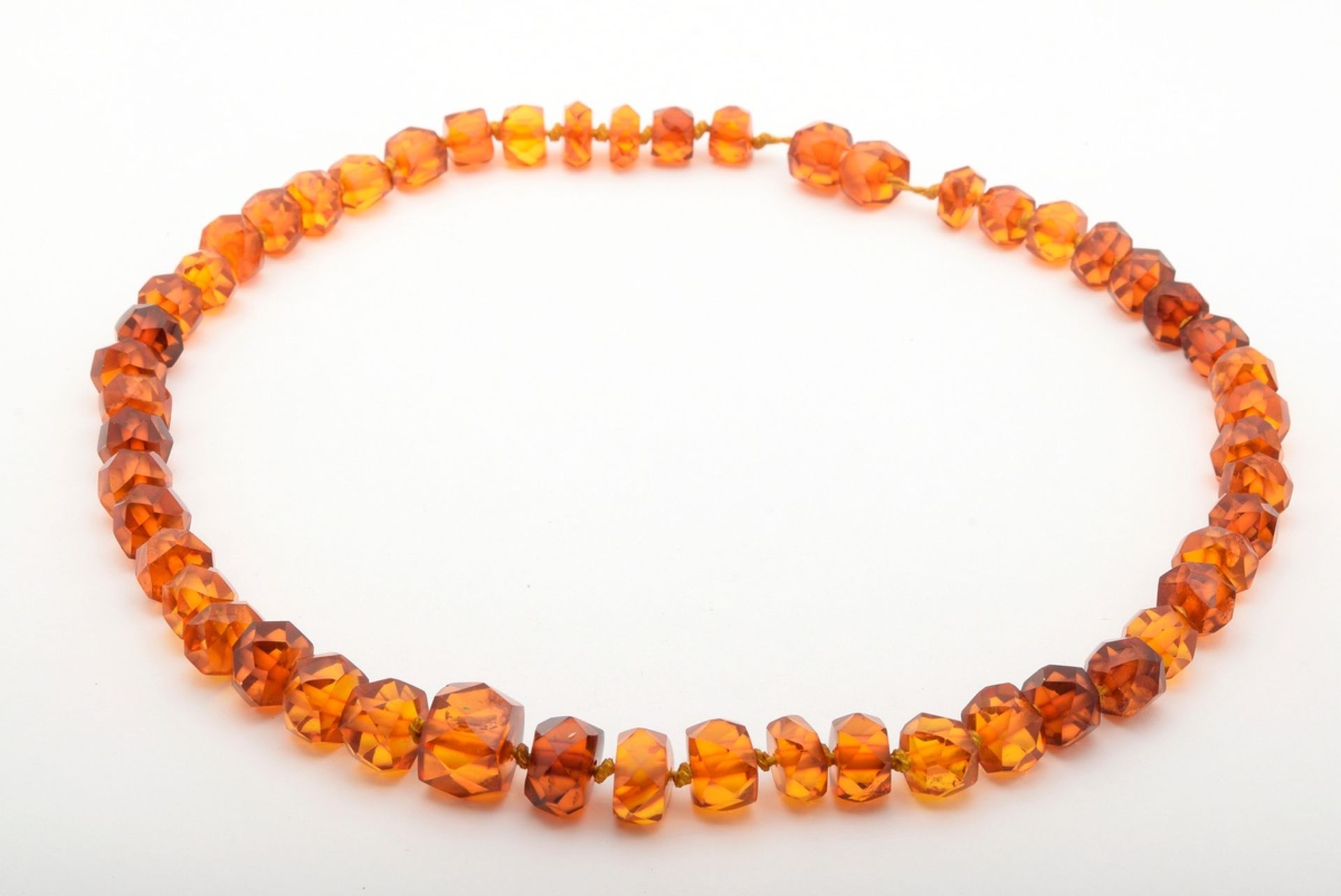 7 Various pieces of amber jewellery: 2x necklaces (l. 53-131cm), 1x bracelet, silver 835 with stamp - Image 3 of 10