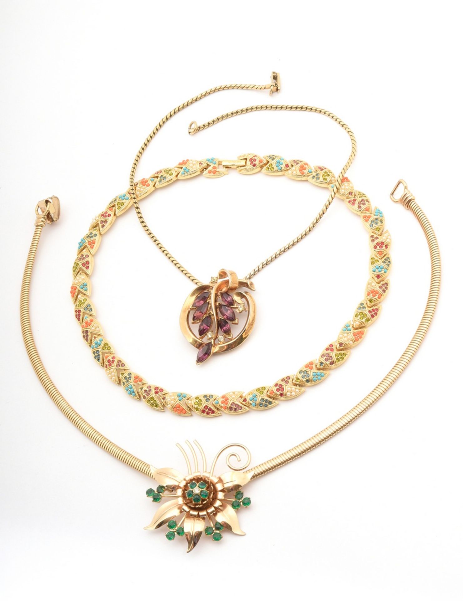 3 Various gold-plated costume jewellery necklaces and chains with artificial pearls/ and cabochons  - Image 2 of 14