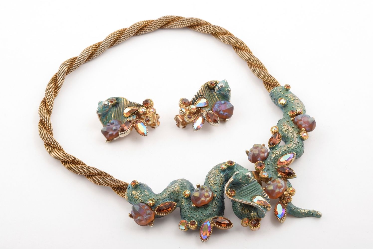 "Beautiful and Festive" Vintage Costume Jewellery and more (timed auction)