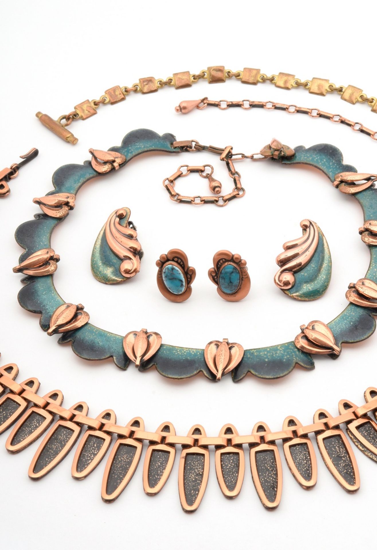 7 pieces of copper costume jewellery, partly enamelled, around 1960: set, signed "Matisse" = 1x nec