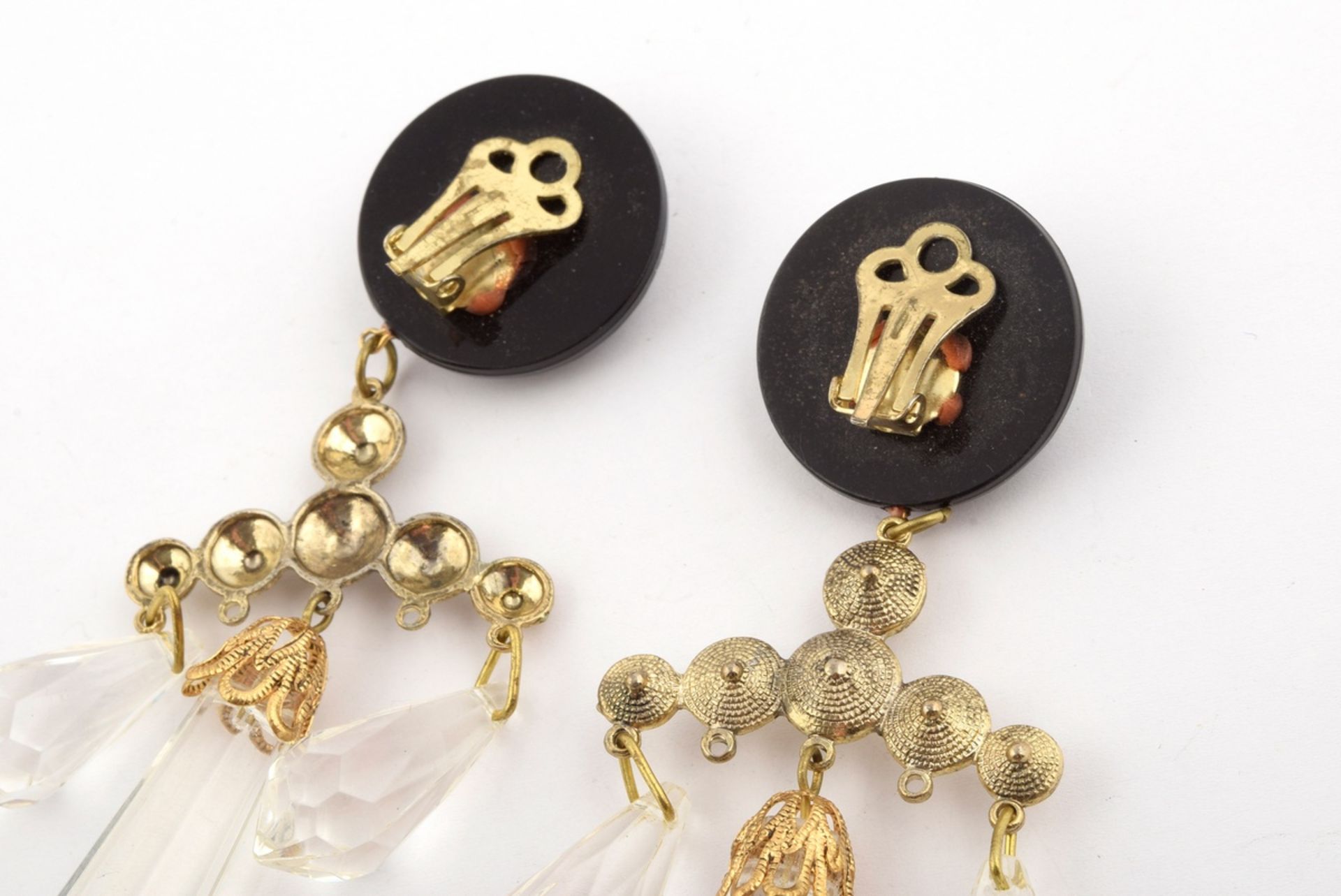 4 pieces white gold and gold plated vintage costume jewellery with crystals in plastic and rhinesto - Image 7 of 7