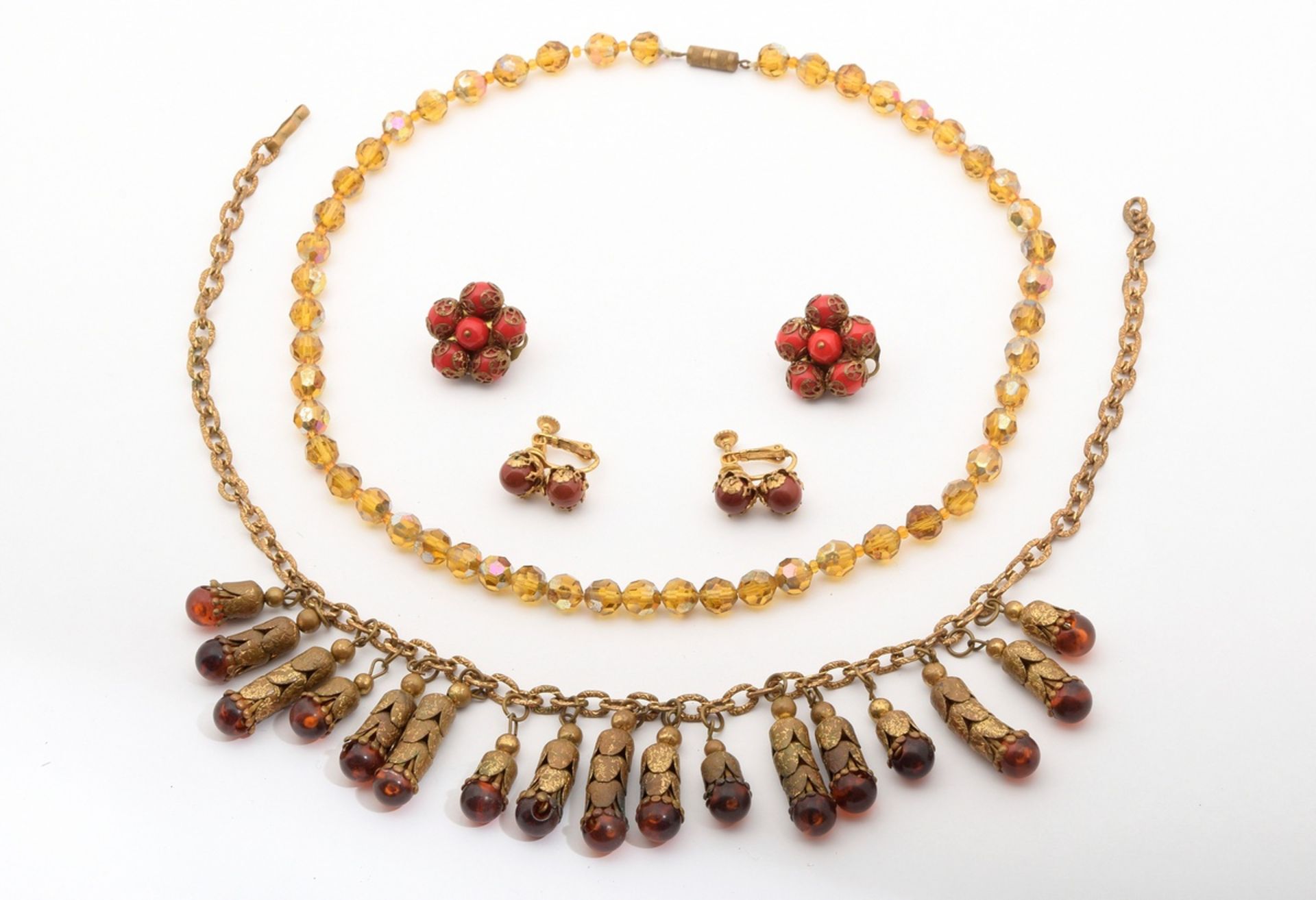 6 pieces of gold-plated vintage costume jewellery with glass stones, around 1940: 1x necklace (l. 4 - Image 2 of 9