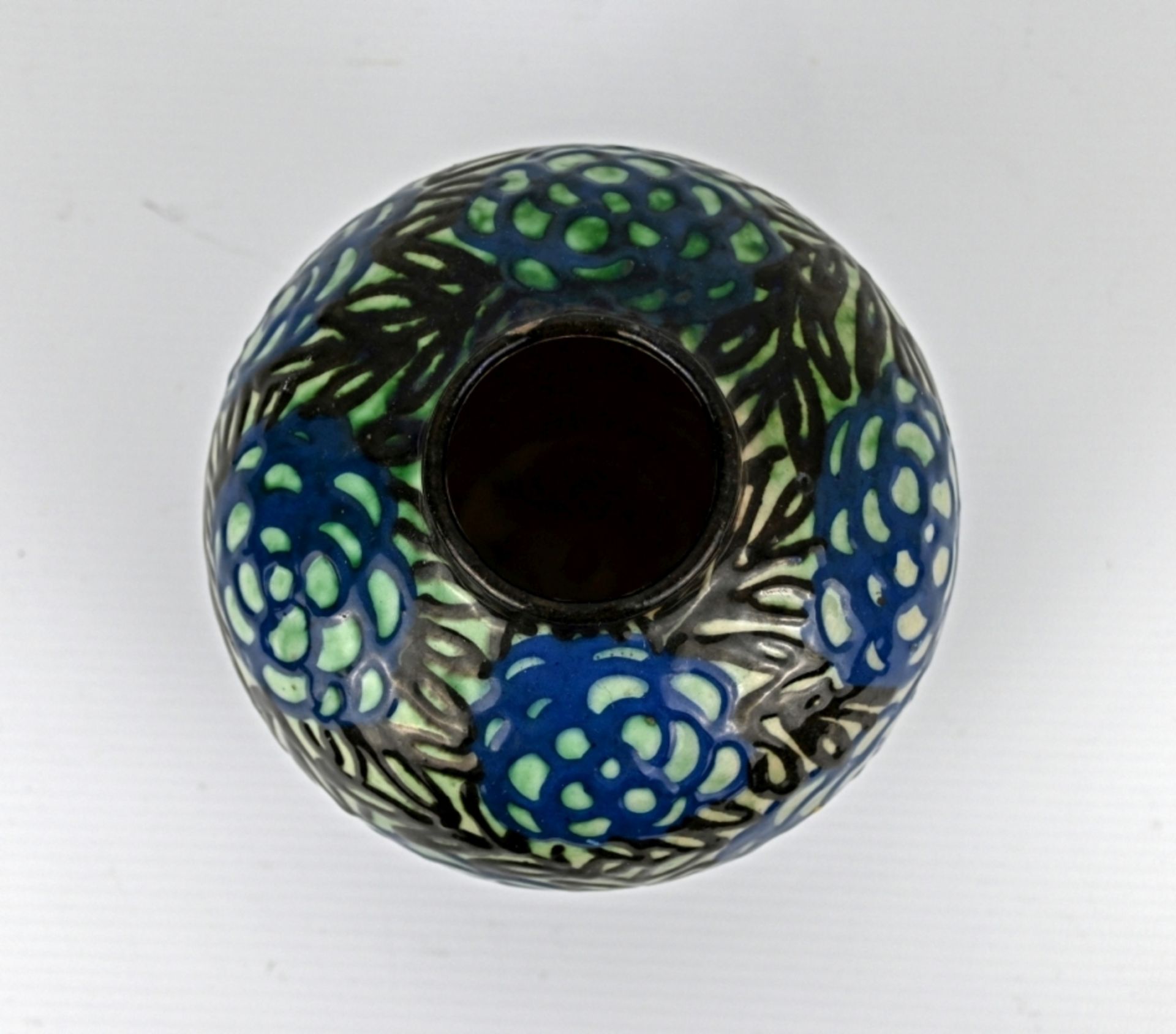 VASE - Image 2 of 3