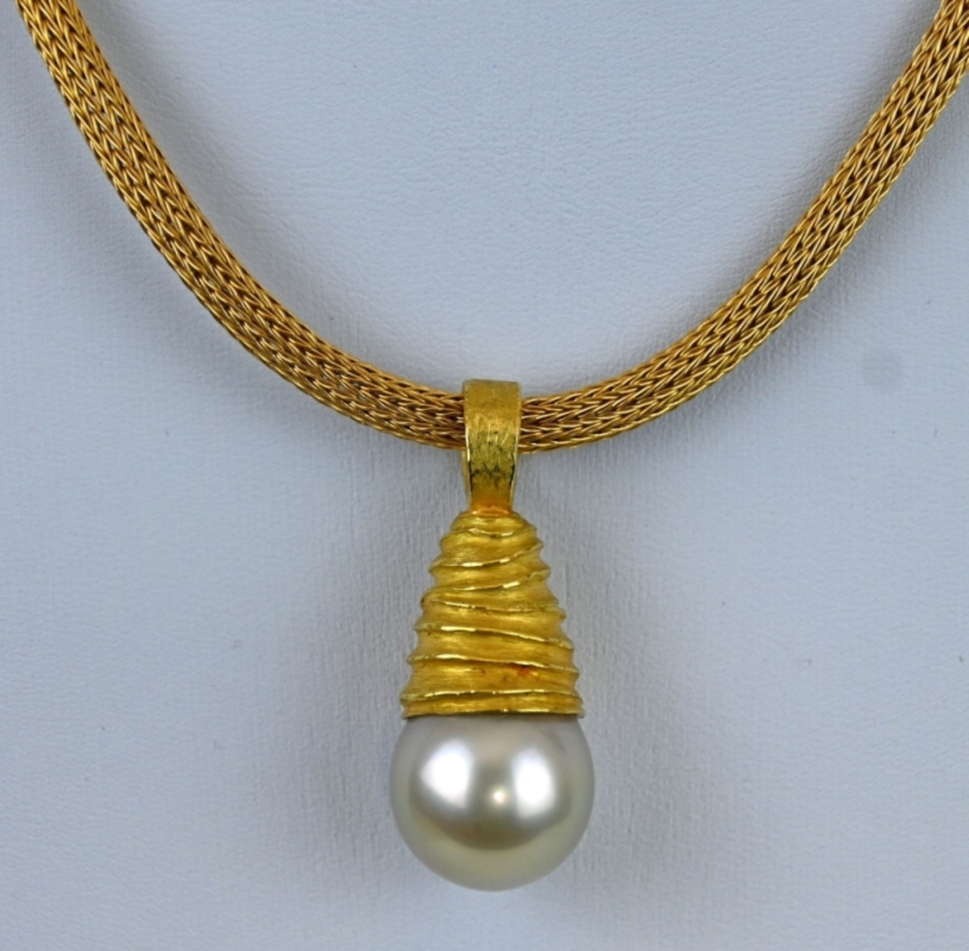 COLLIER mit großer Perle an Kette 21,6ct